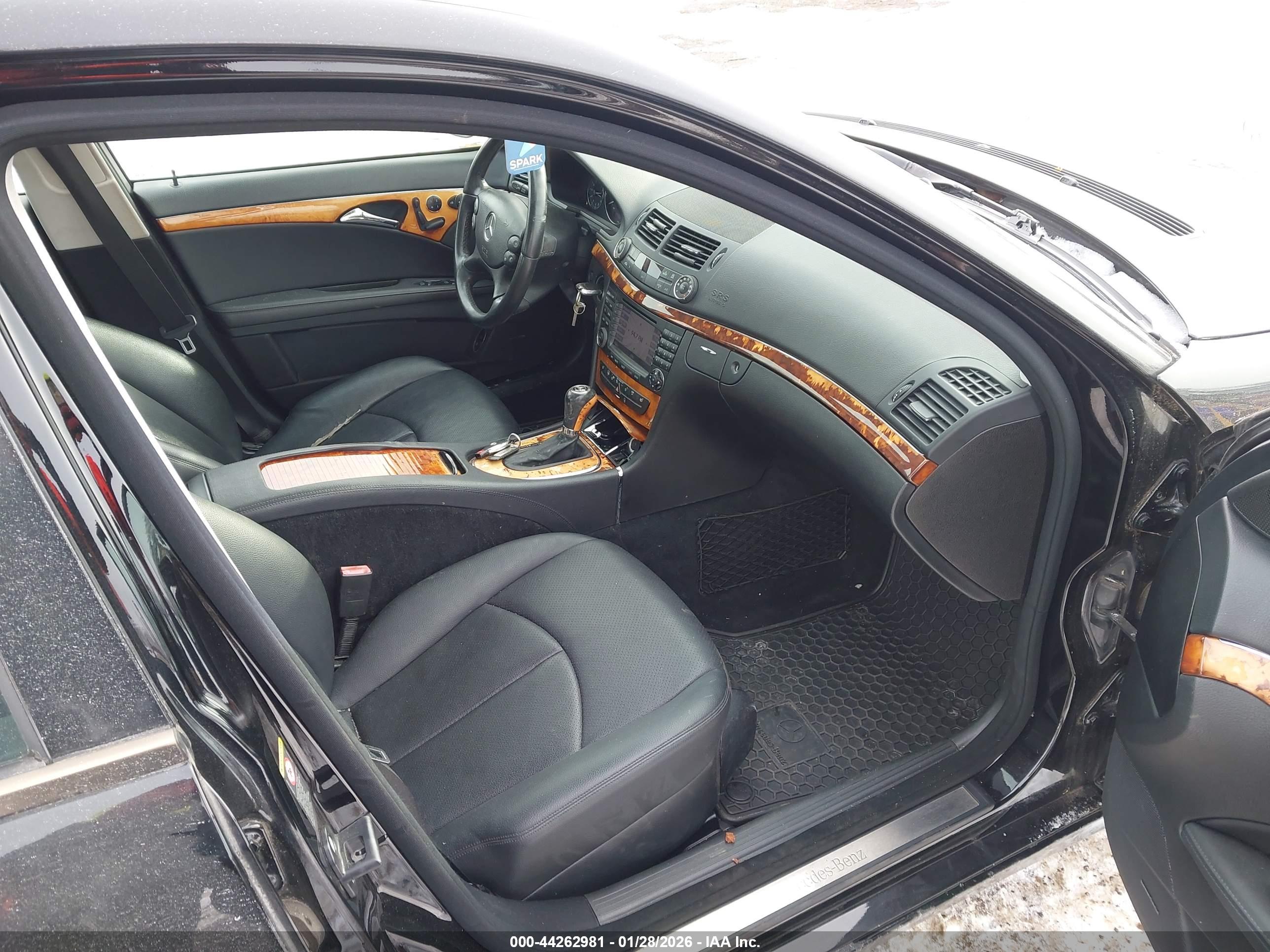 MERCEDES-BENZ E image 5
