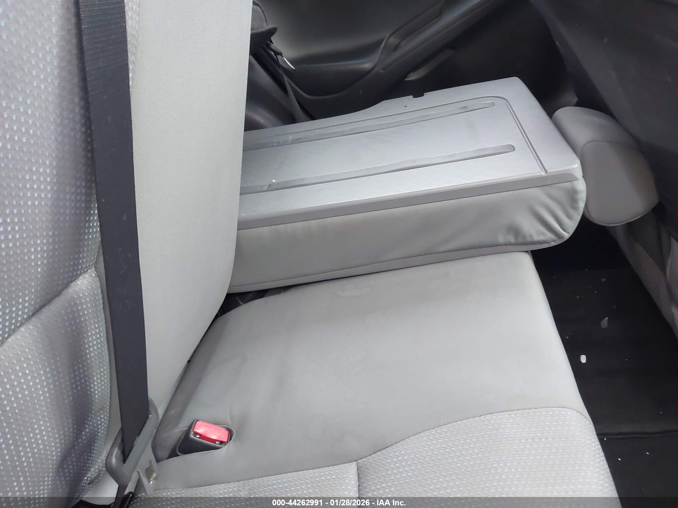 TOYOTA MATRIX image 8