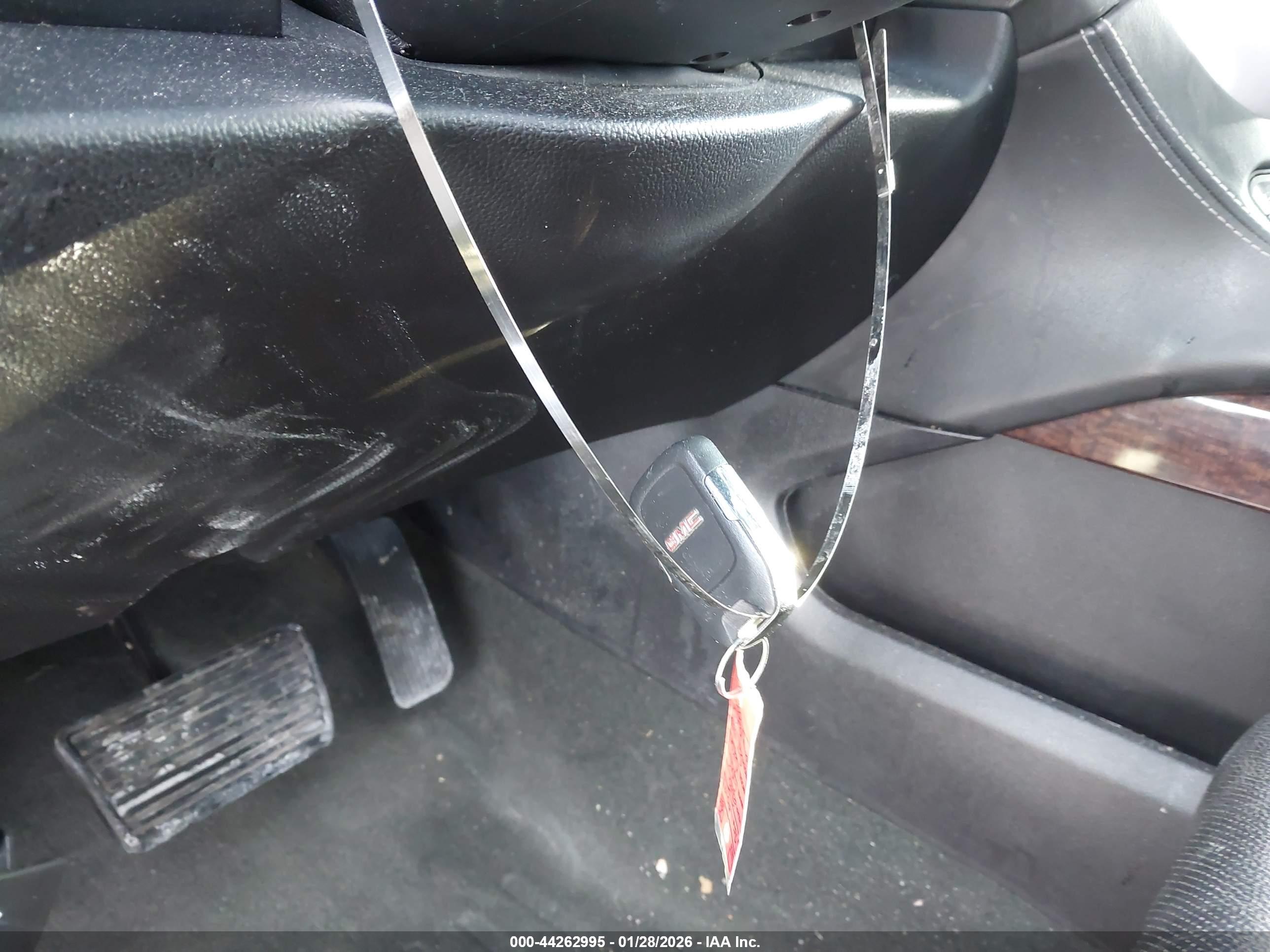 GMC YUKON image 11