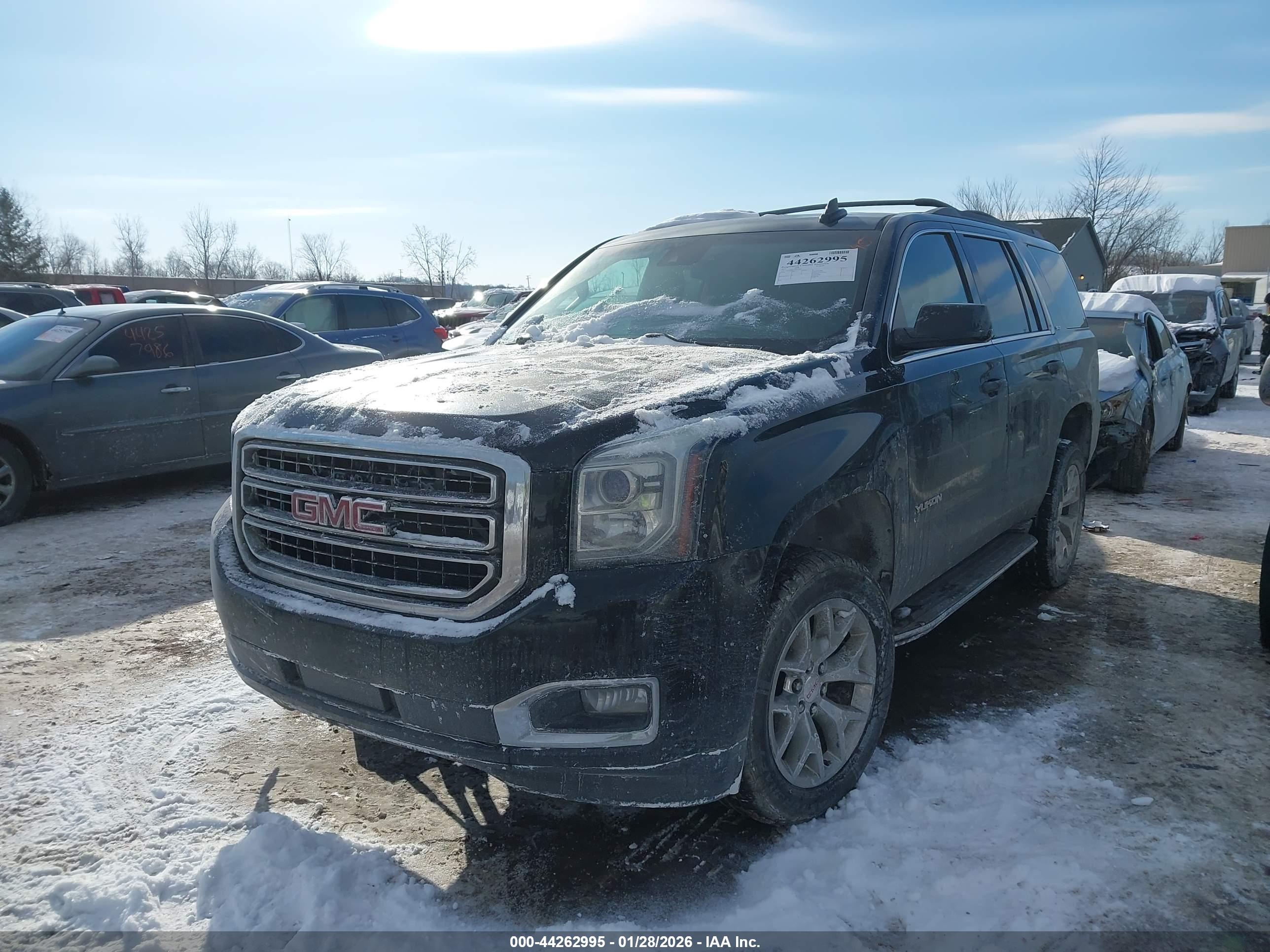 GMC YUKON image 2