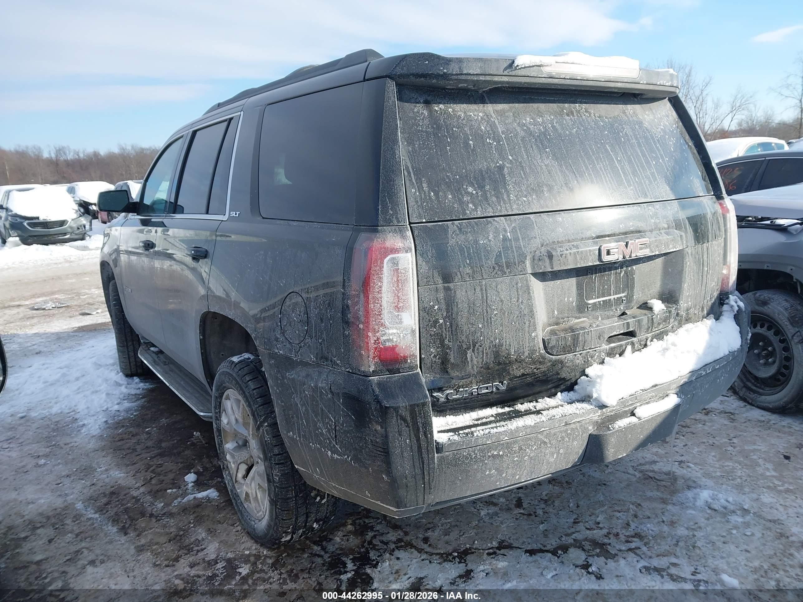 GMC YUKON image 3