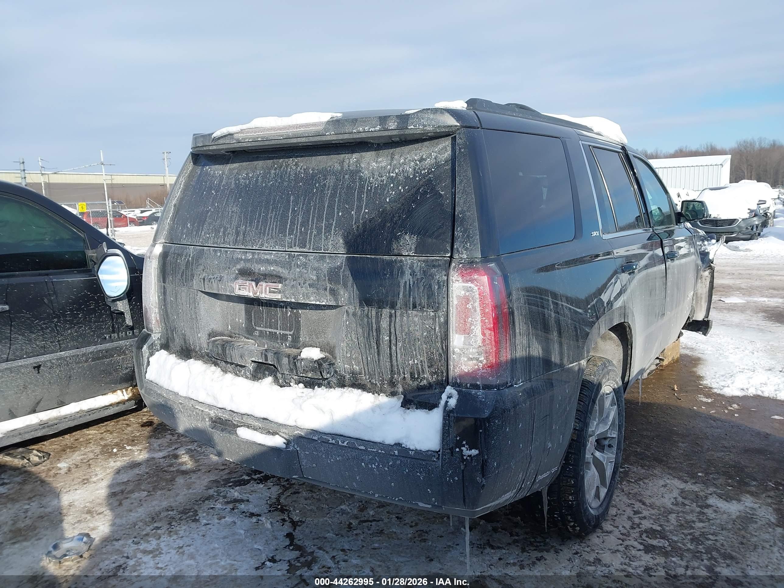 GMC YUKON image 4