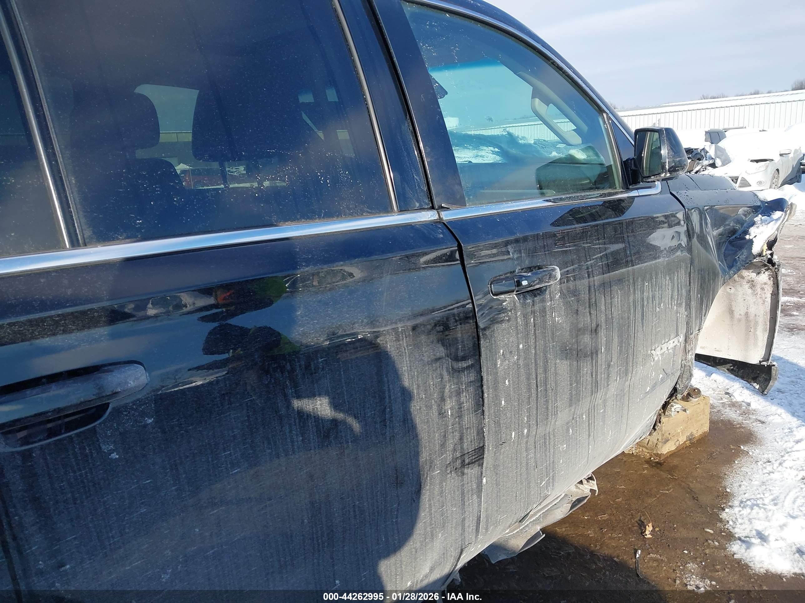 GMC YUKON image 6