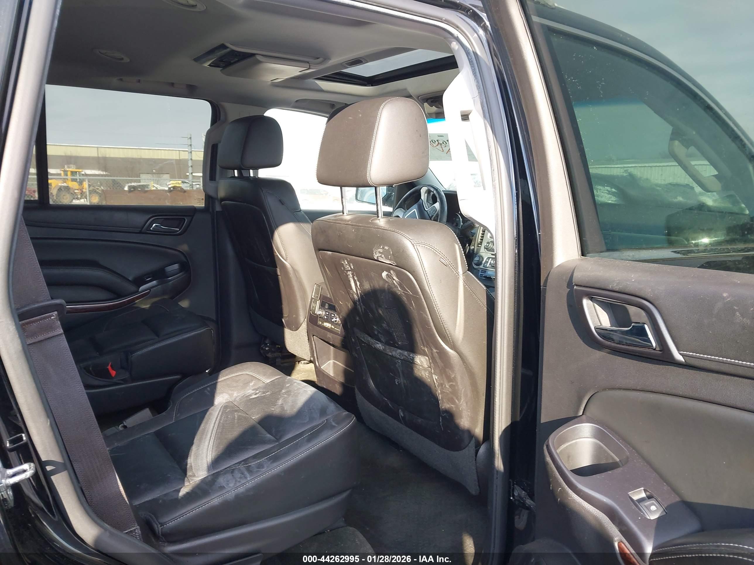 GMC YUKON image 8