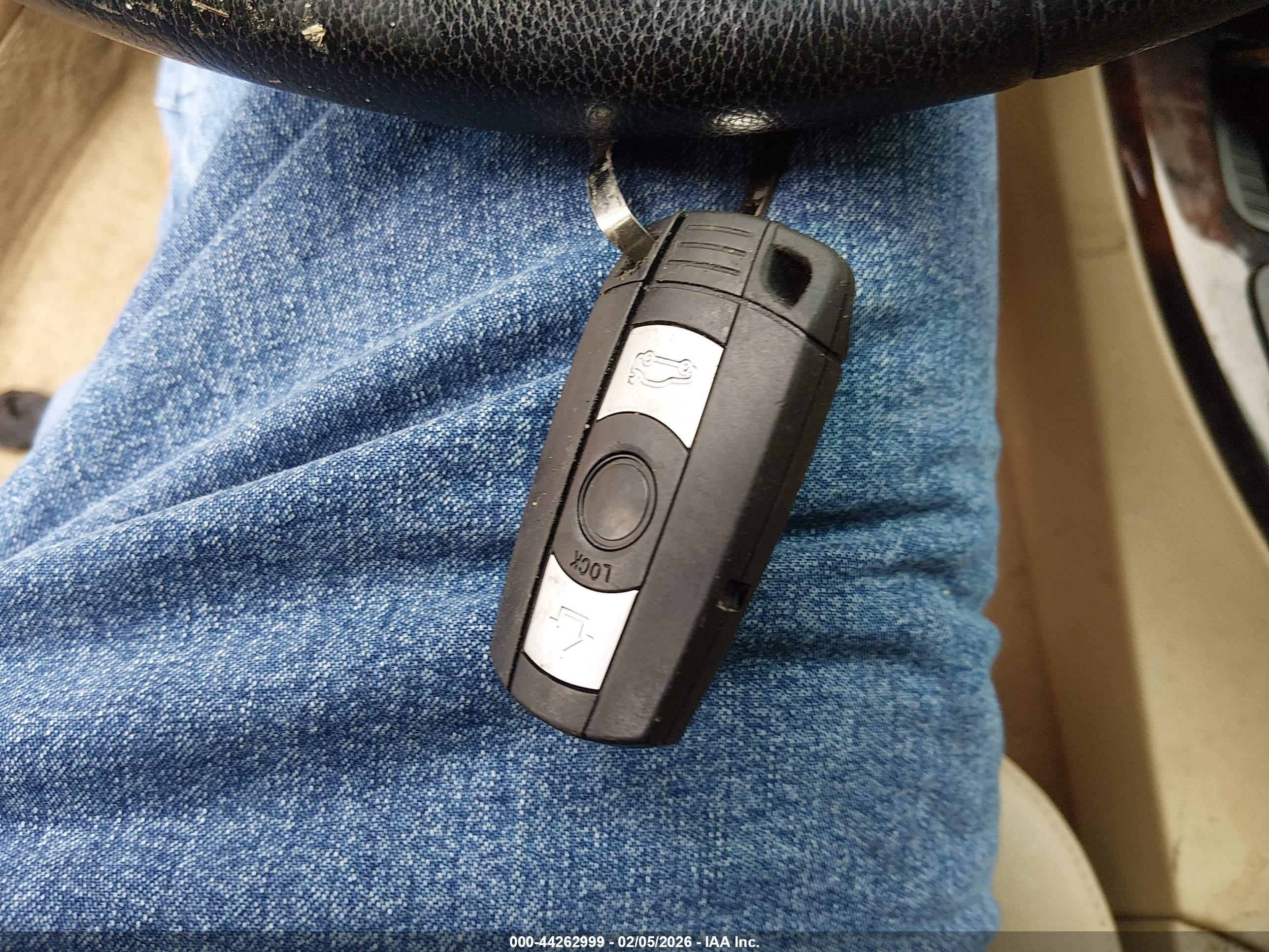 BMW 328I image 11