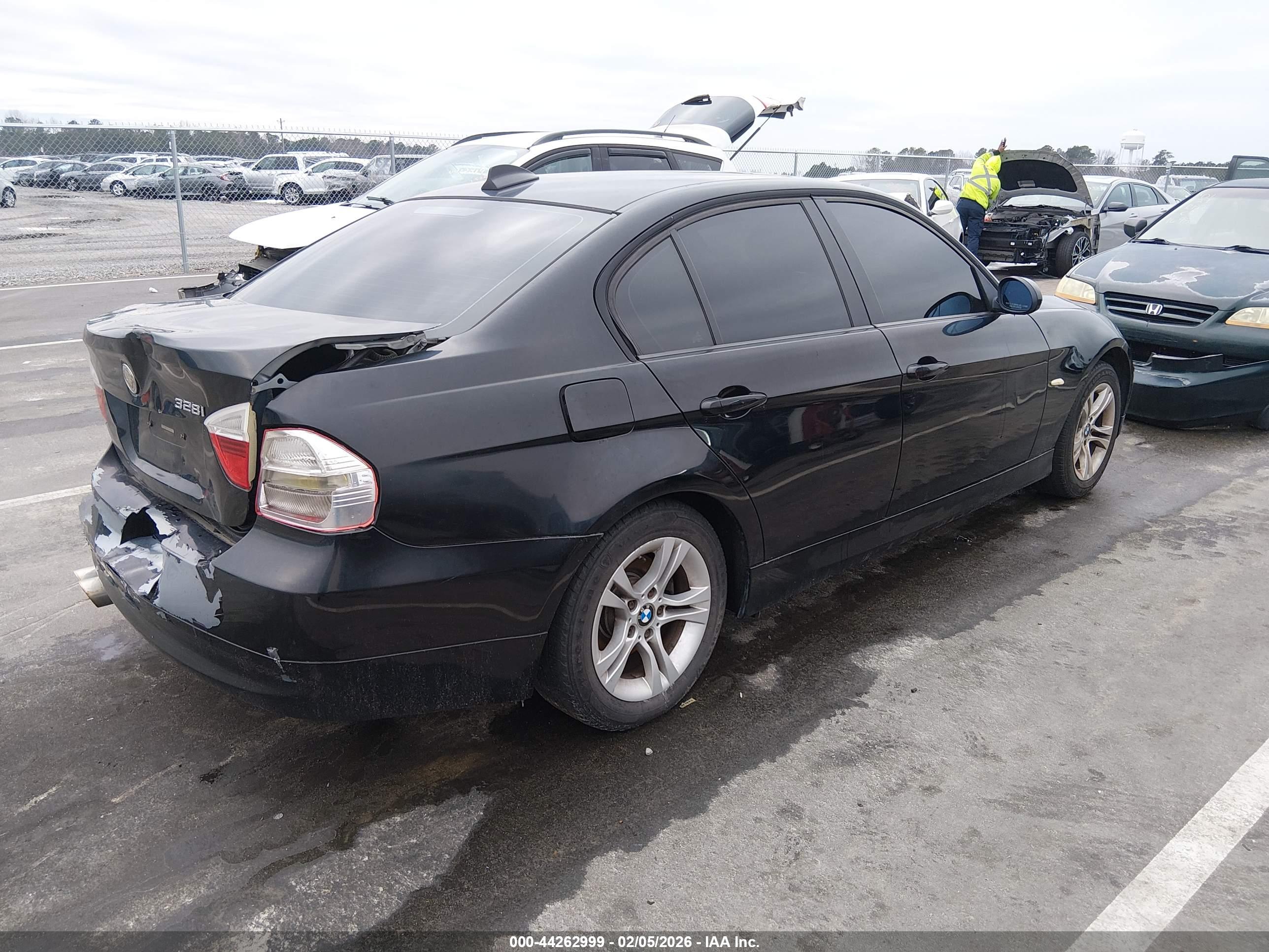 BMW 328I image 4