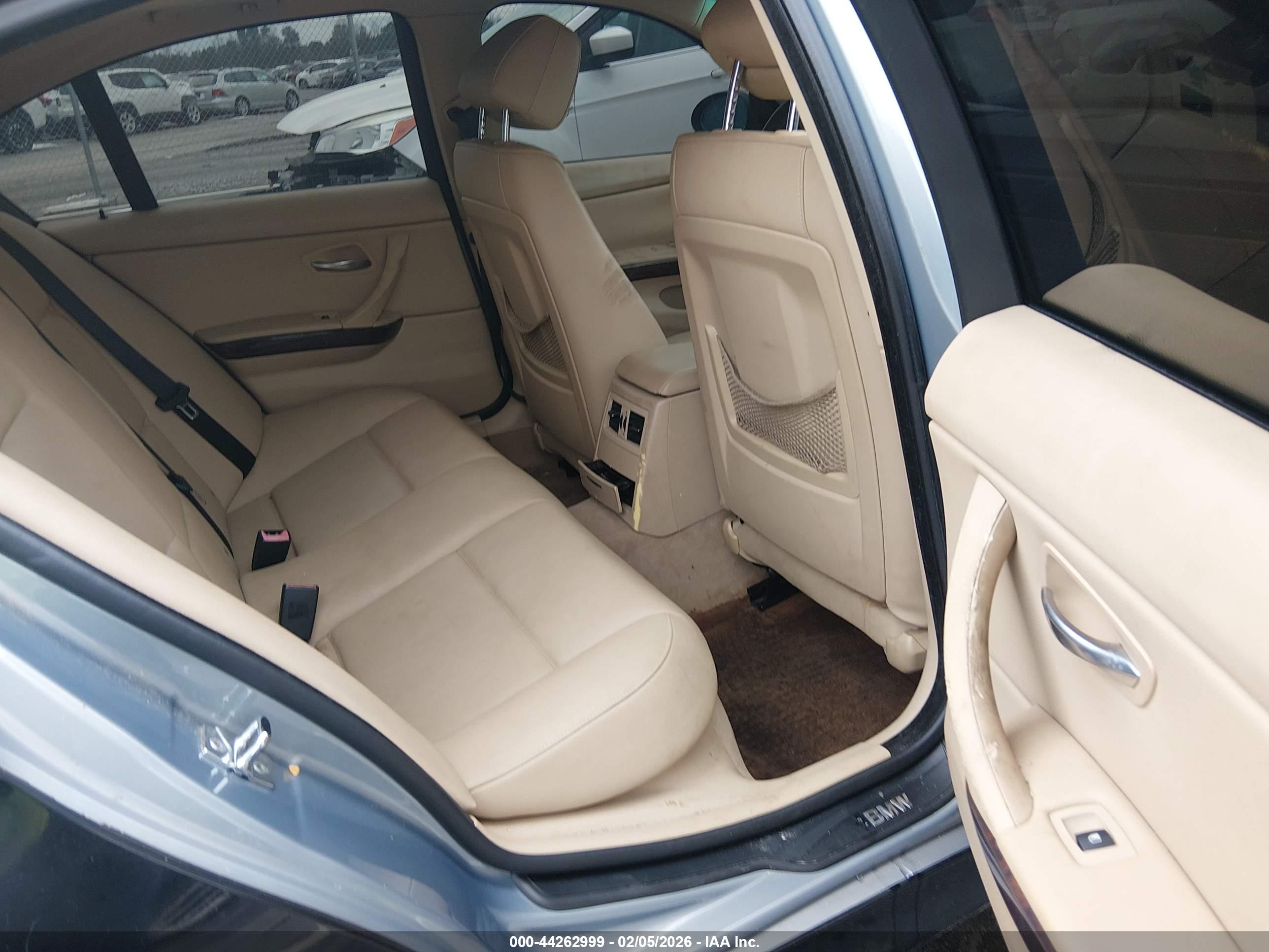BMW 328I image 8