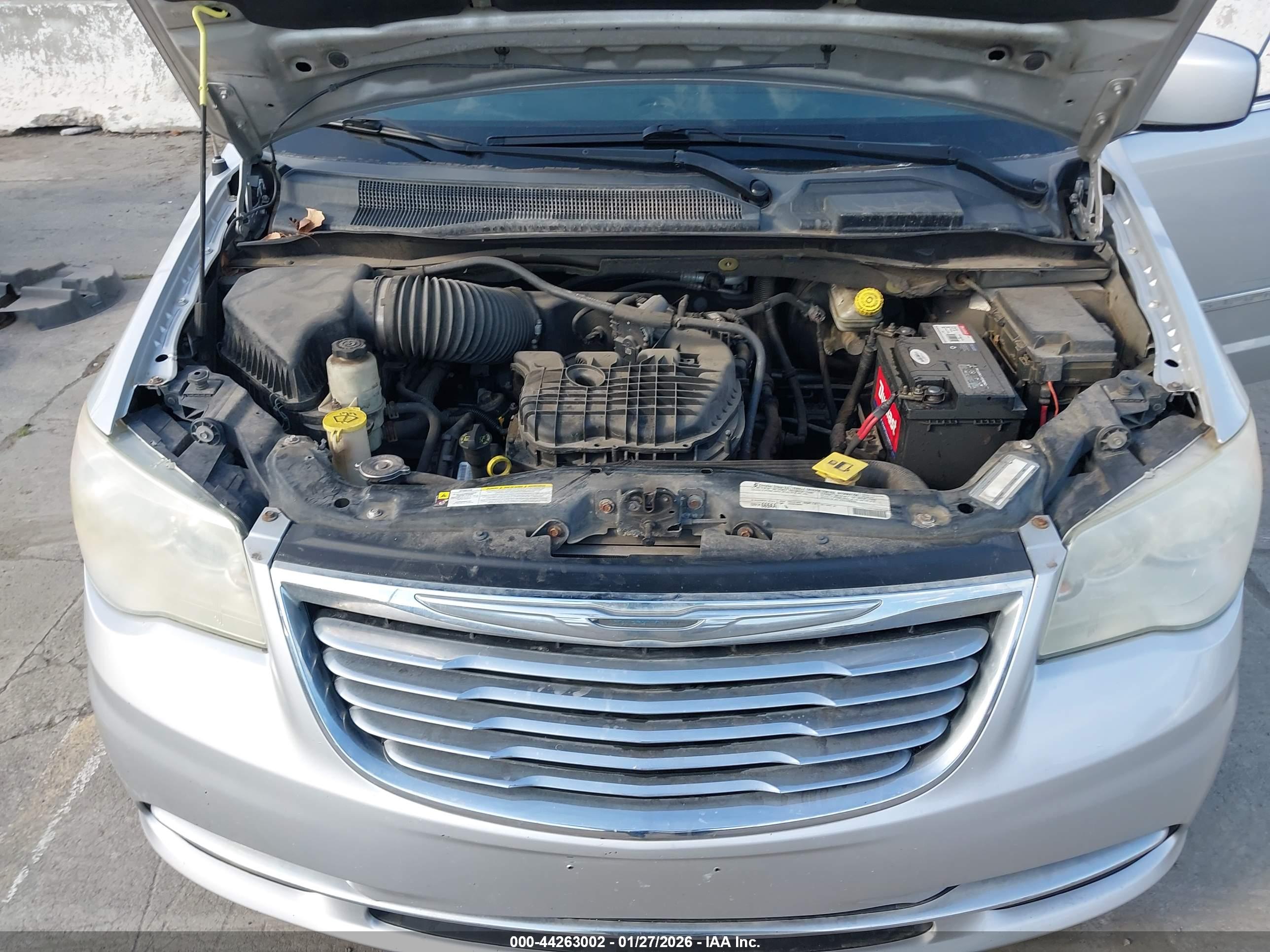 CHRYSLER TOWN image 10