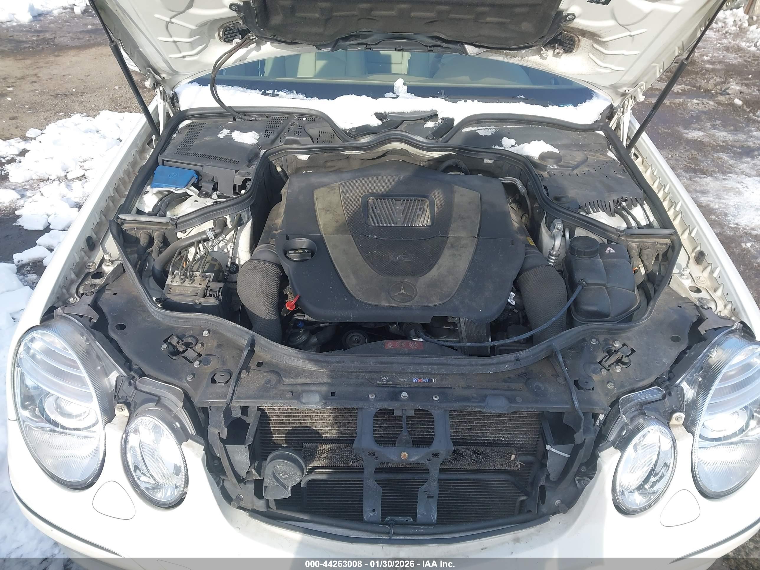 MERCEDES-BENZ E image 10