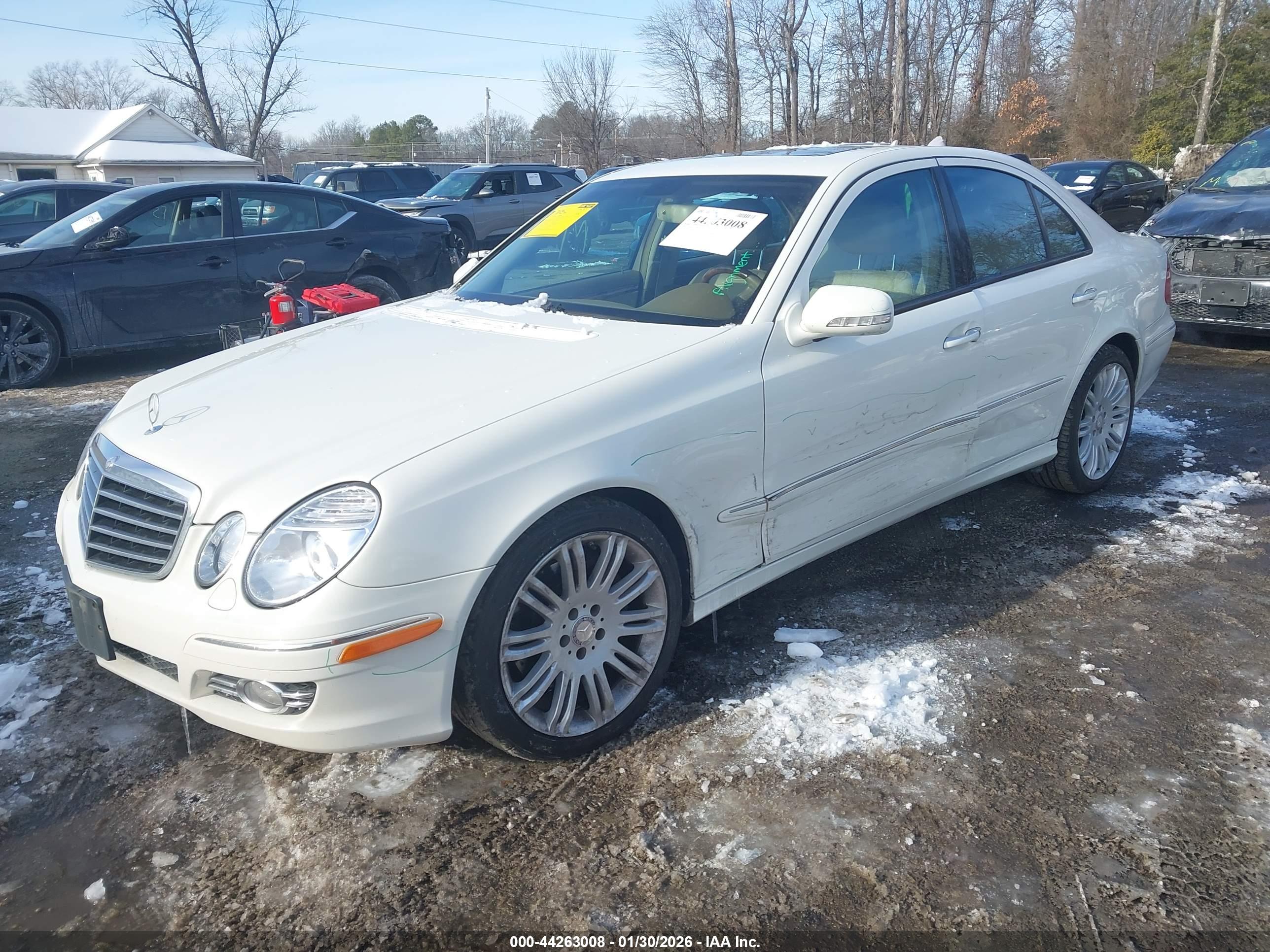 MERCEDES-BENZ E image 2