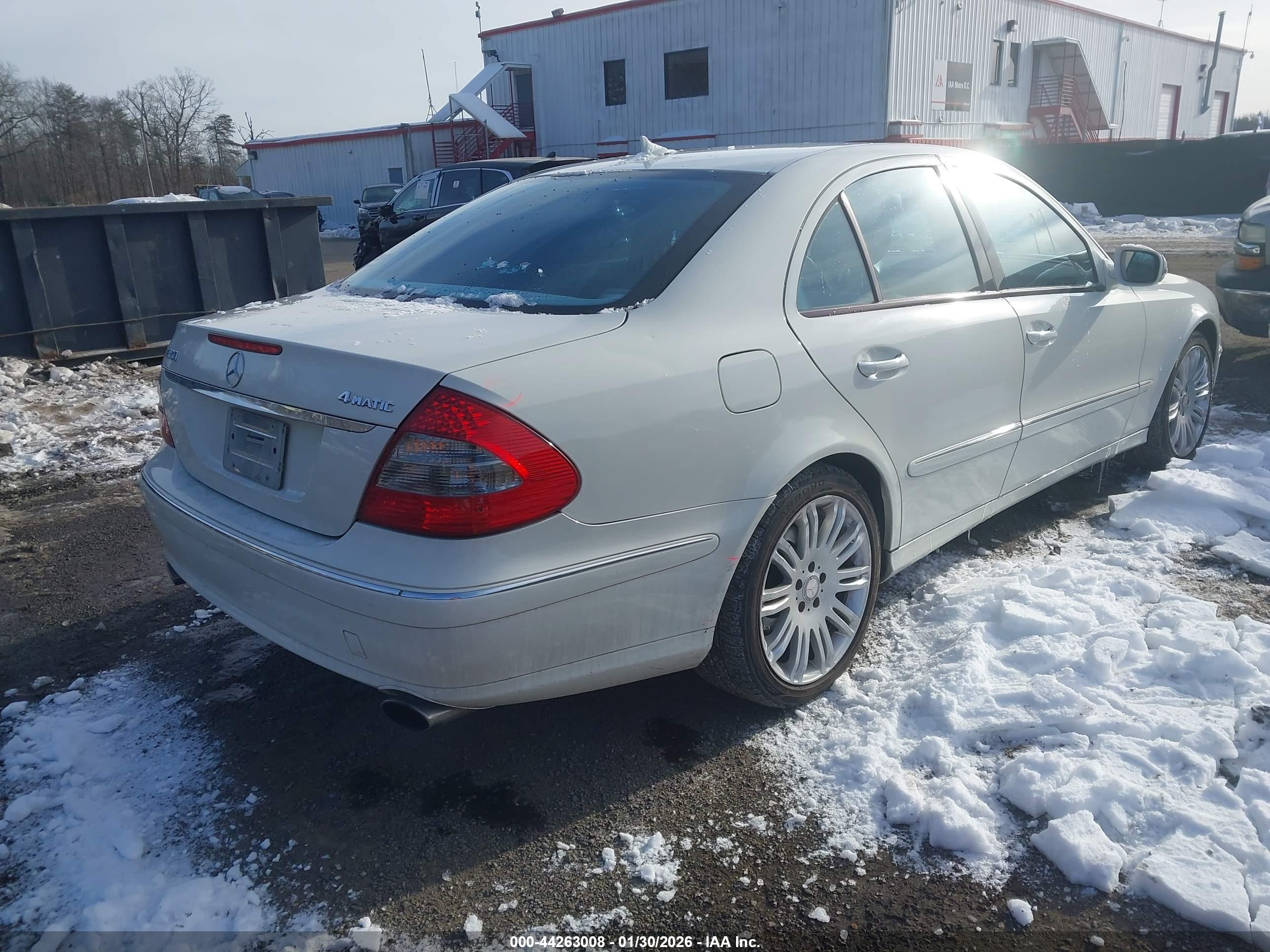 MERCEDES-BENZ E image 4