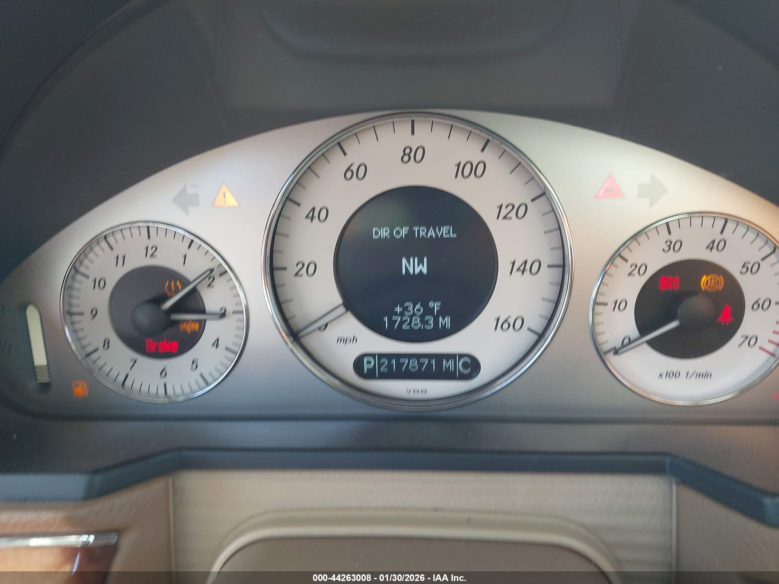 MERCEDES-BENZ E image 7