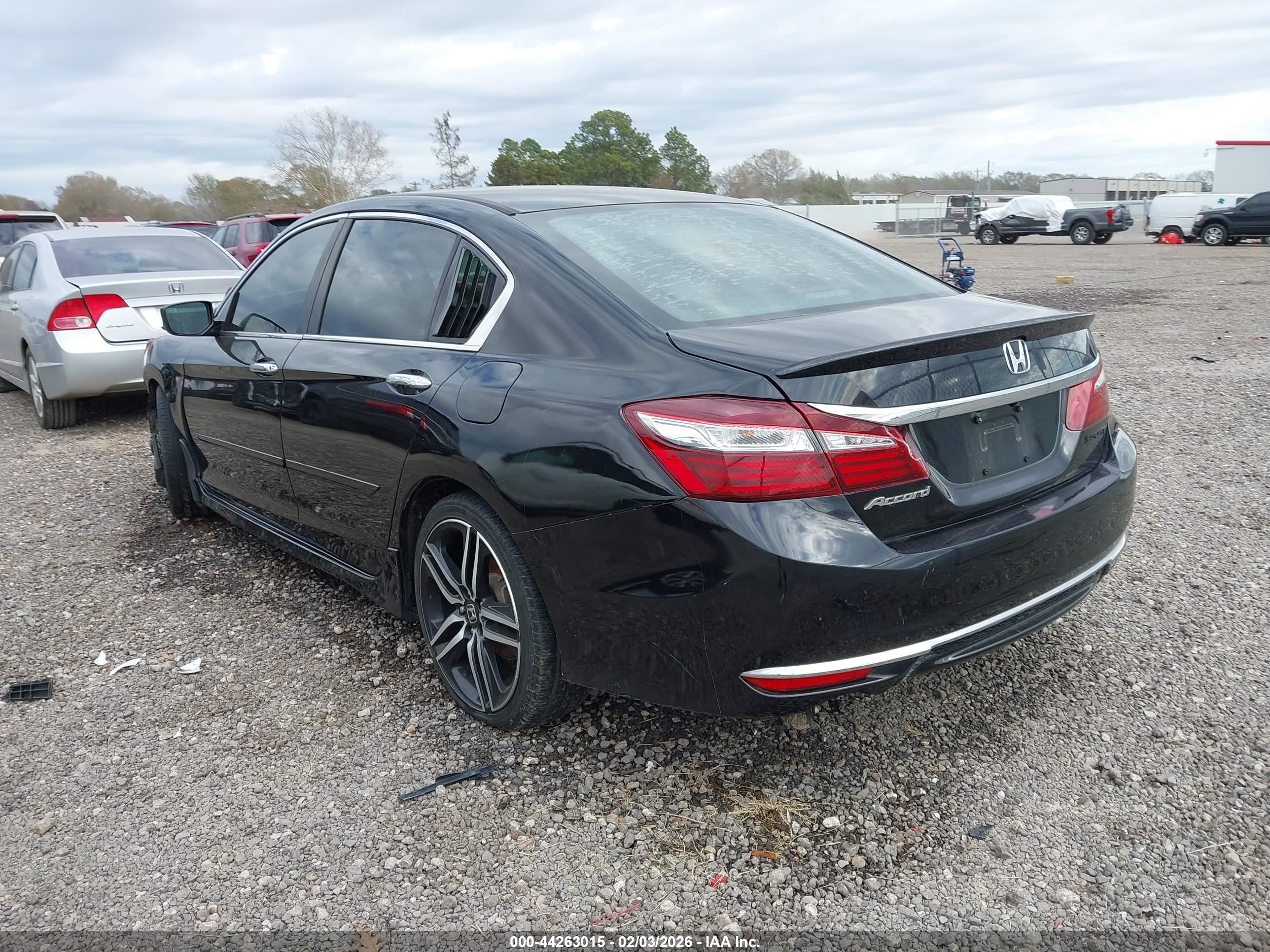 HONDA ACCORD image 3
