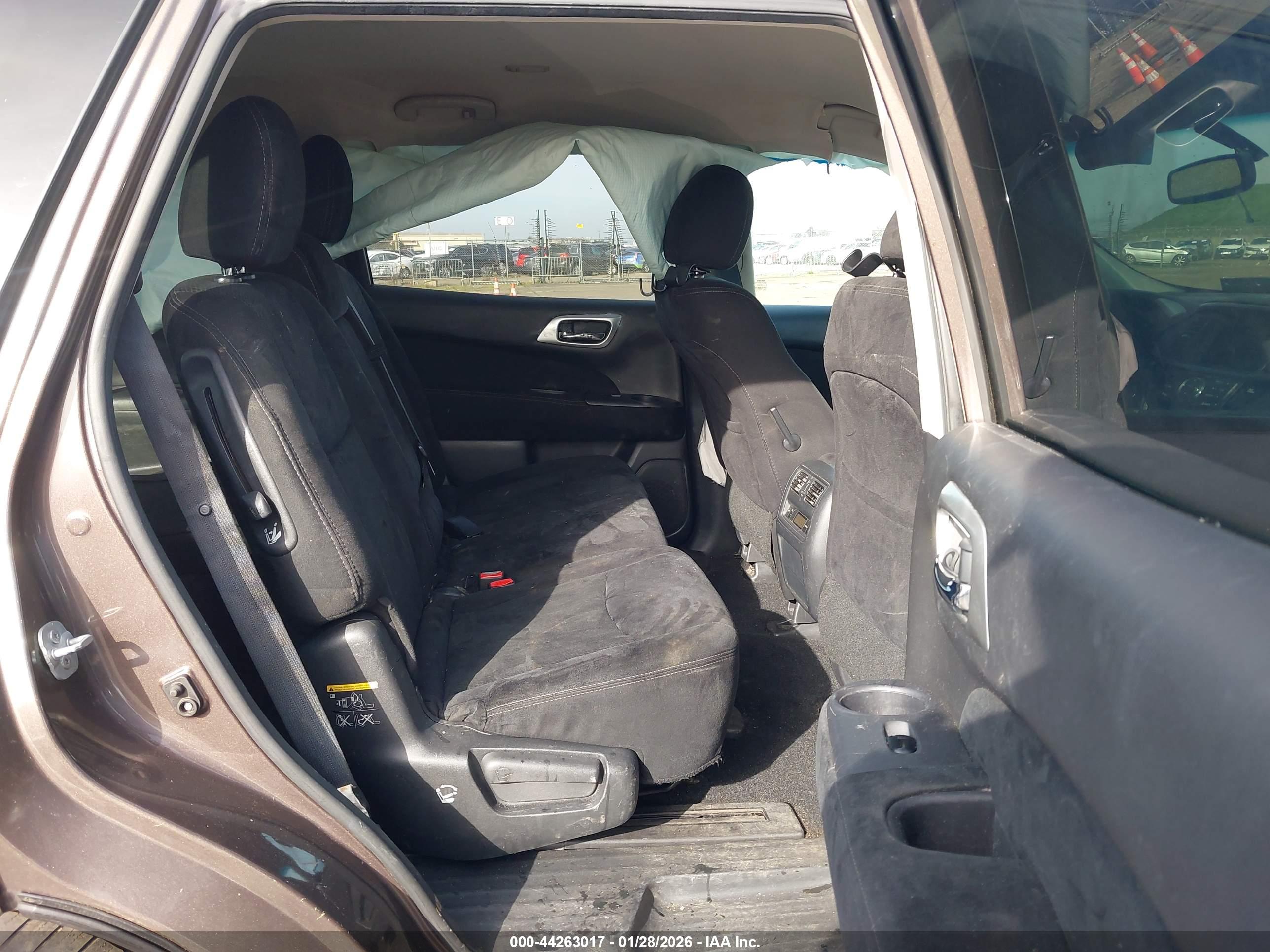 NISSAN PATHFINDER image 8