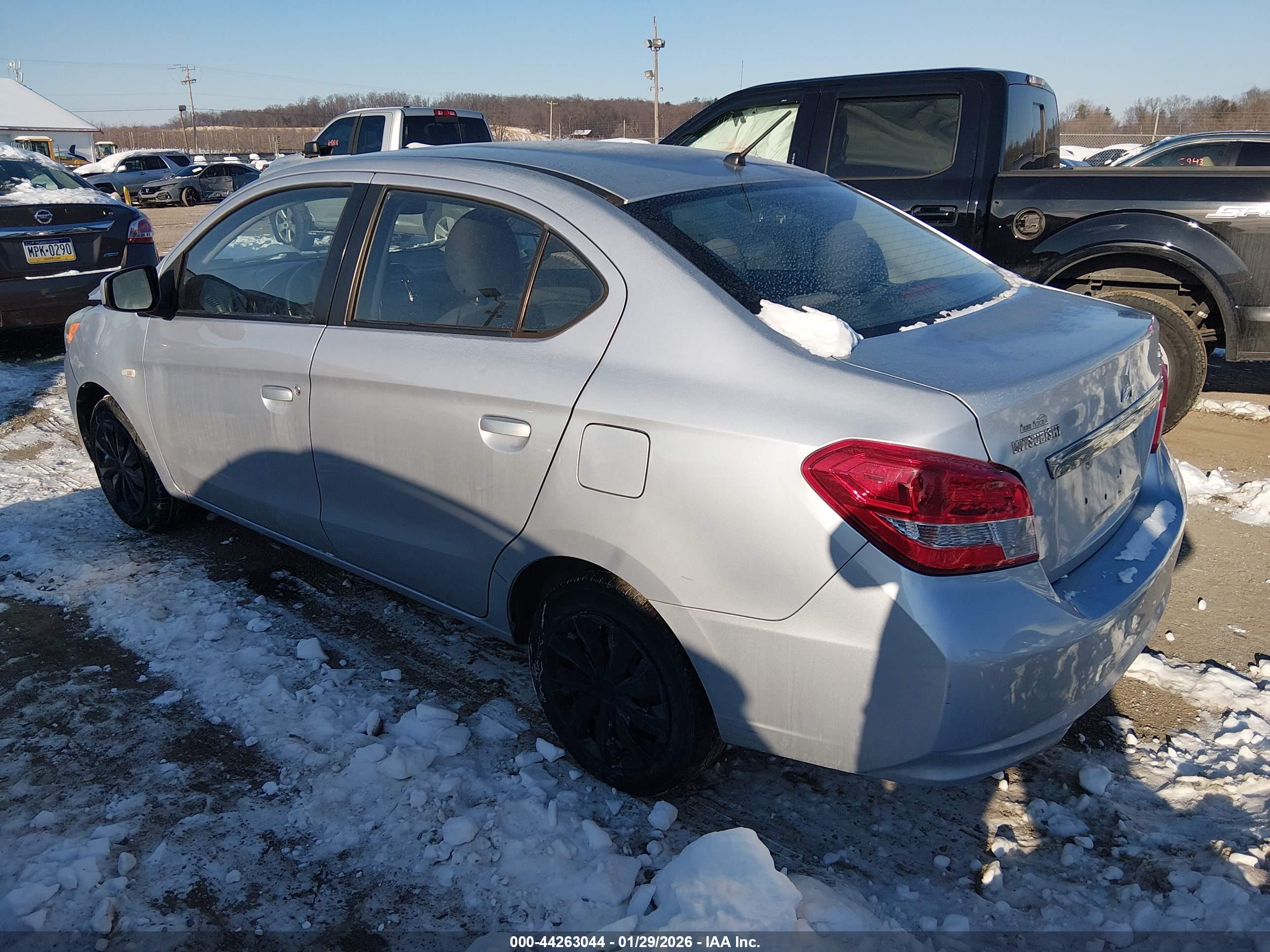 MITSUBISHI MIRAGE image 3