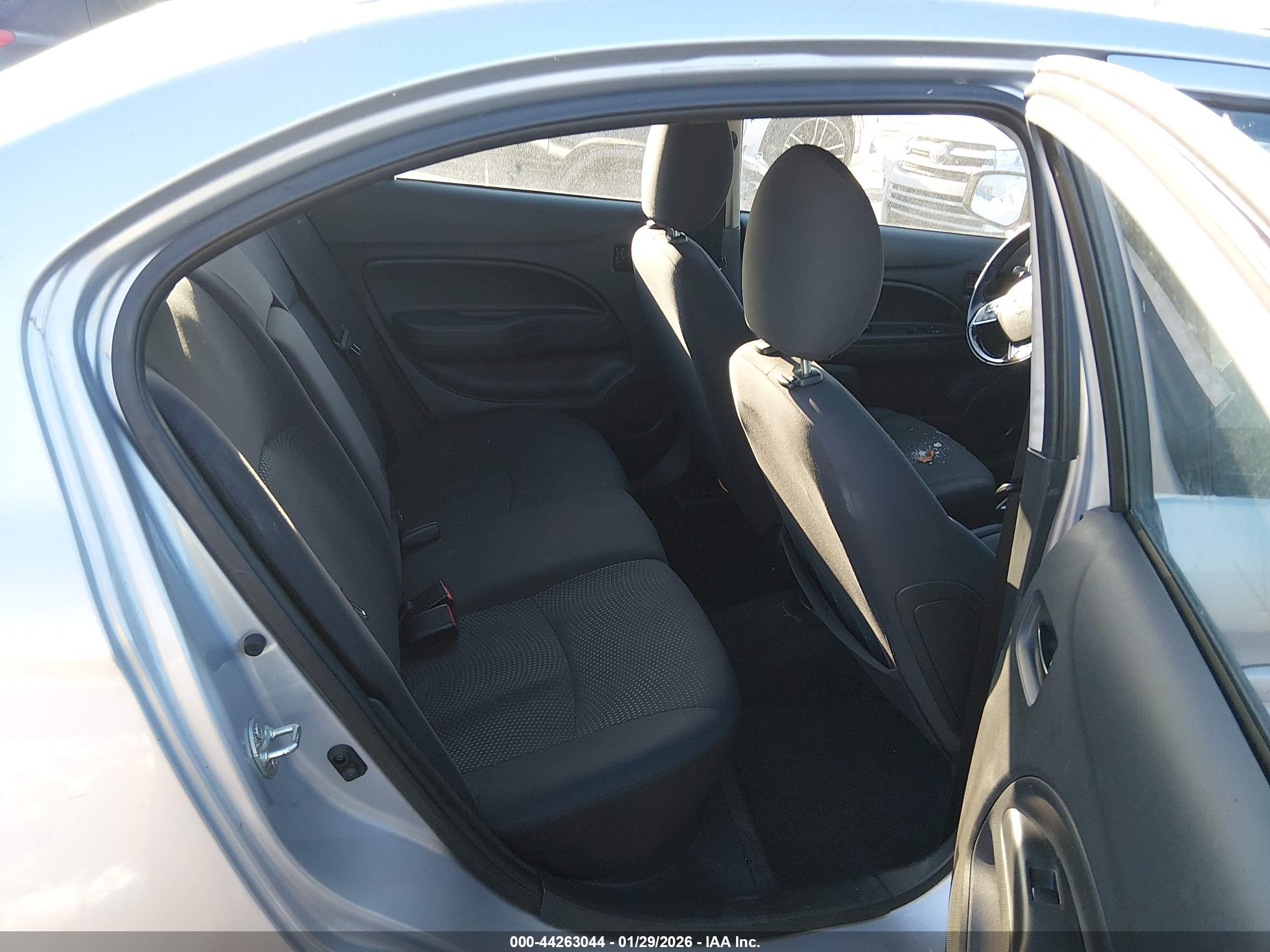 MITSUBISHI MIRAGE image 8