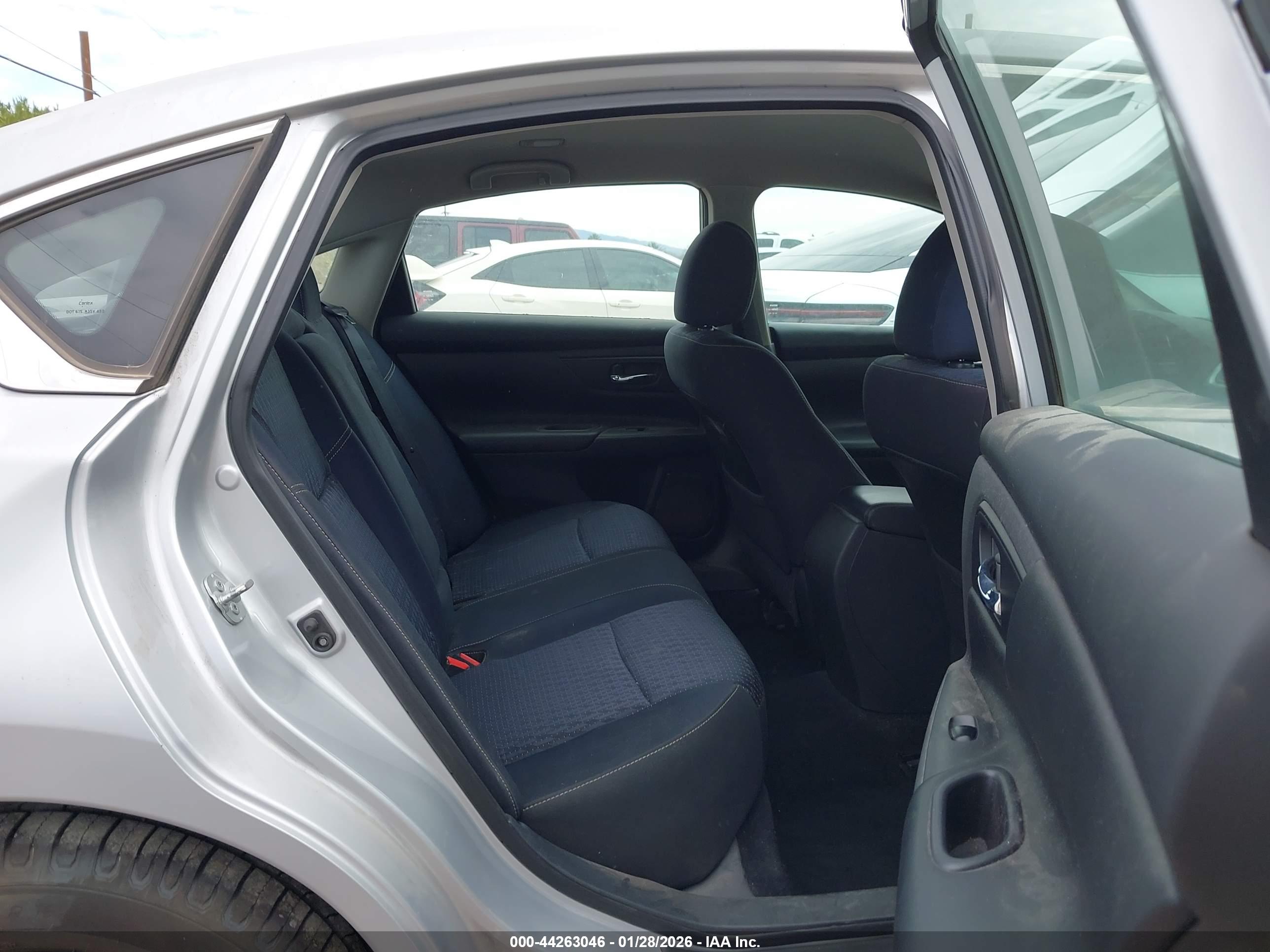 NISSAN ALTIMA image 8