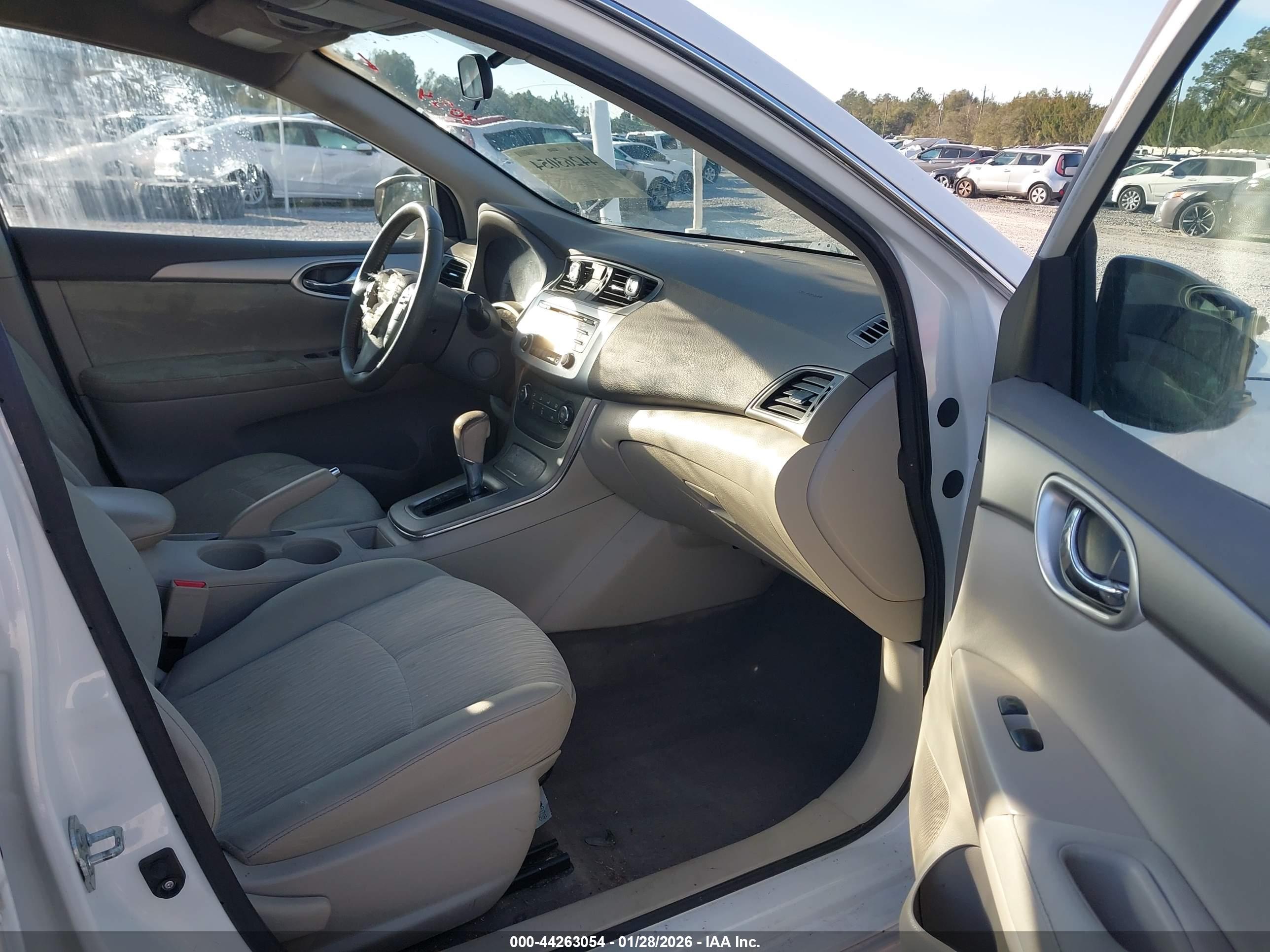 NISSAN SENTRA image 5