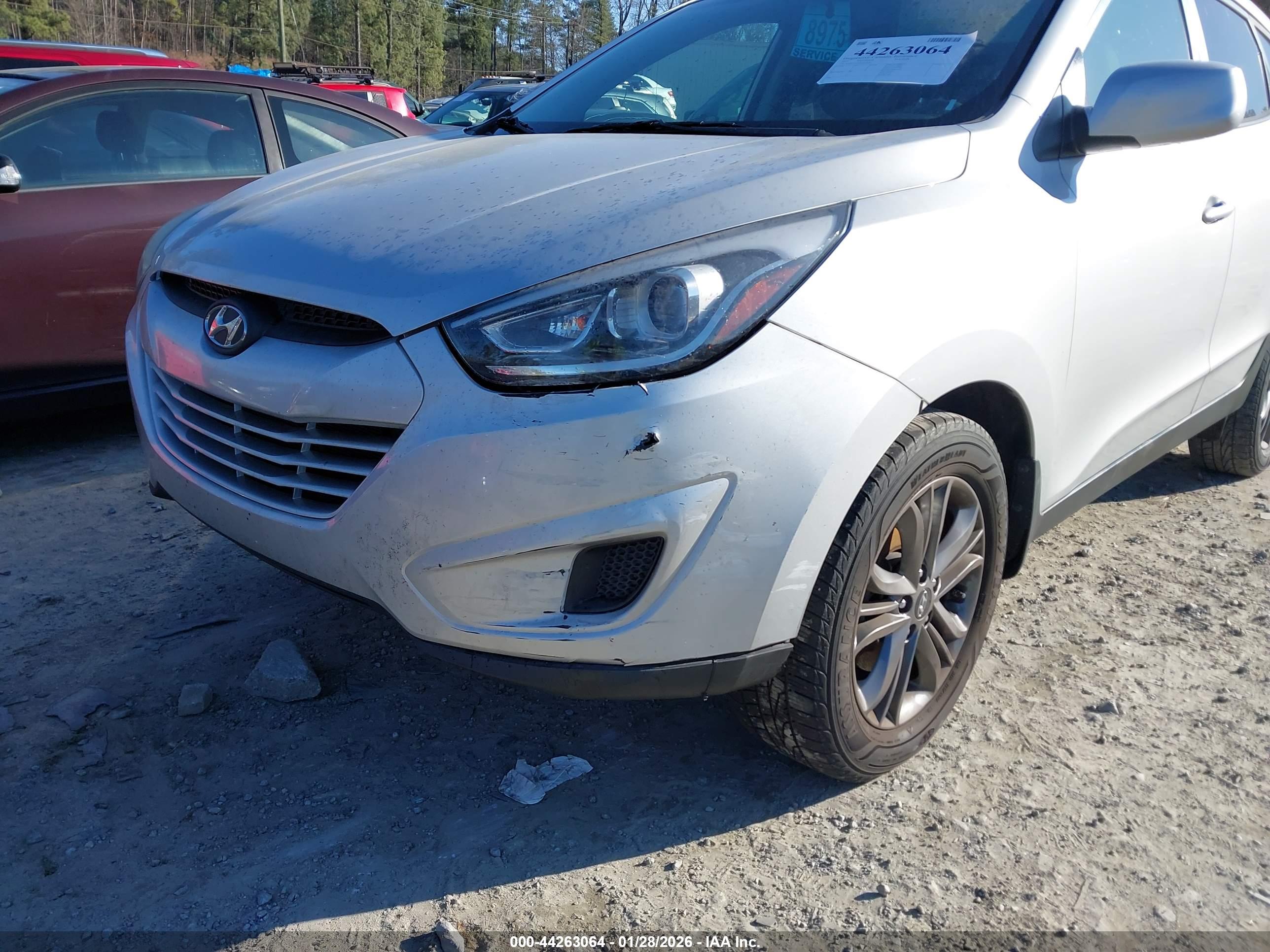 HYUNDAI TUCSON image 6