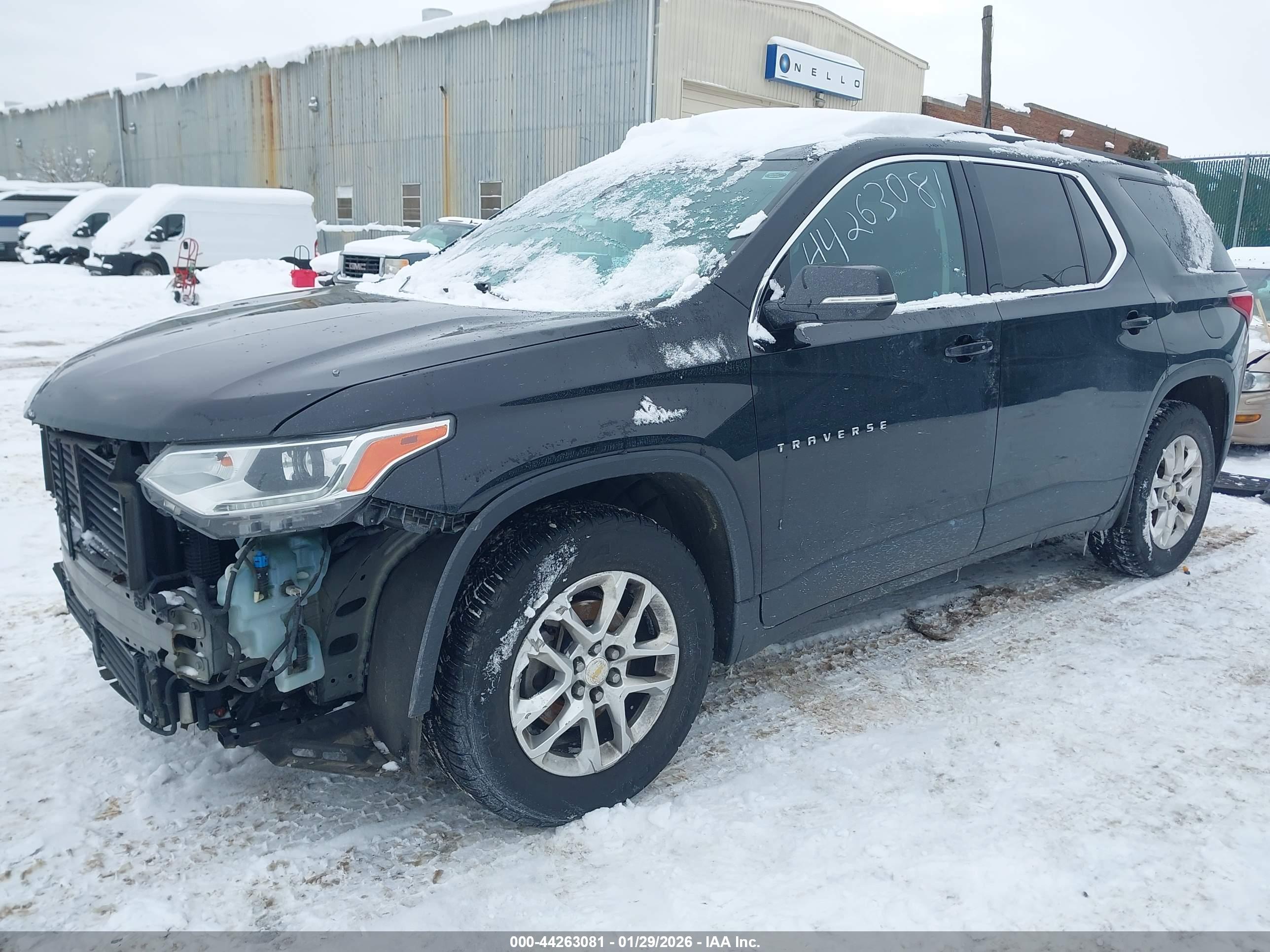CHEVROLET TRAVERSE image 2