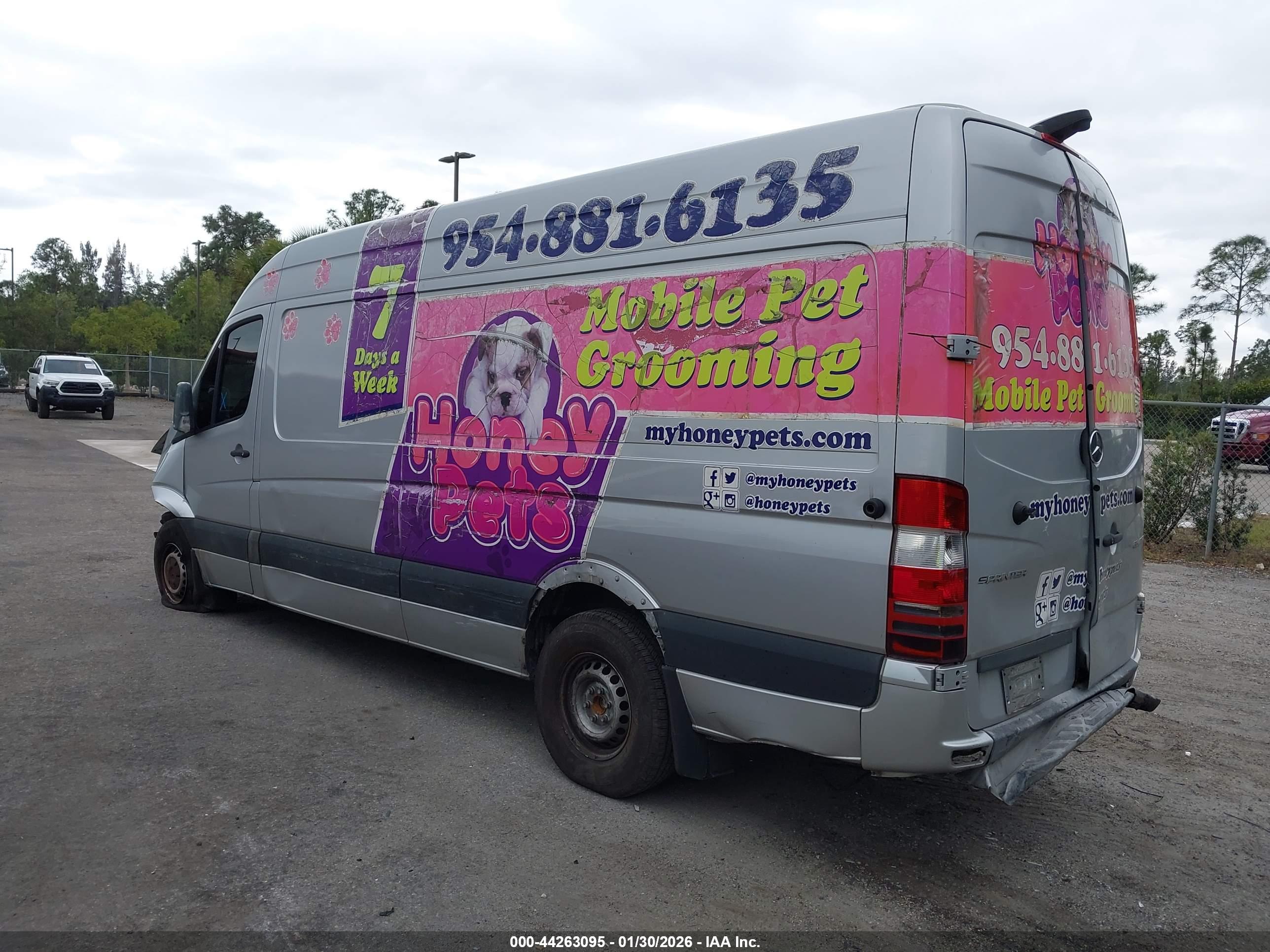 MERCEDES-BENZ SPRINTER image 3