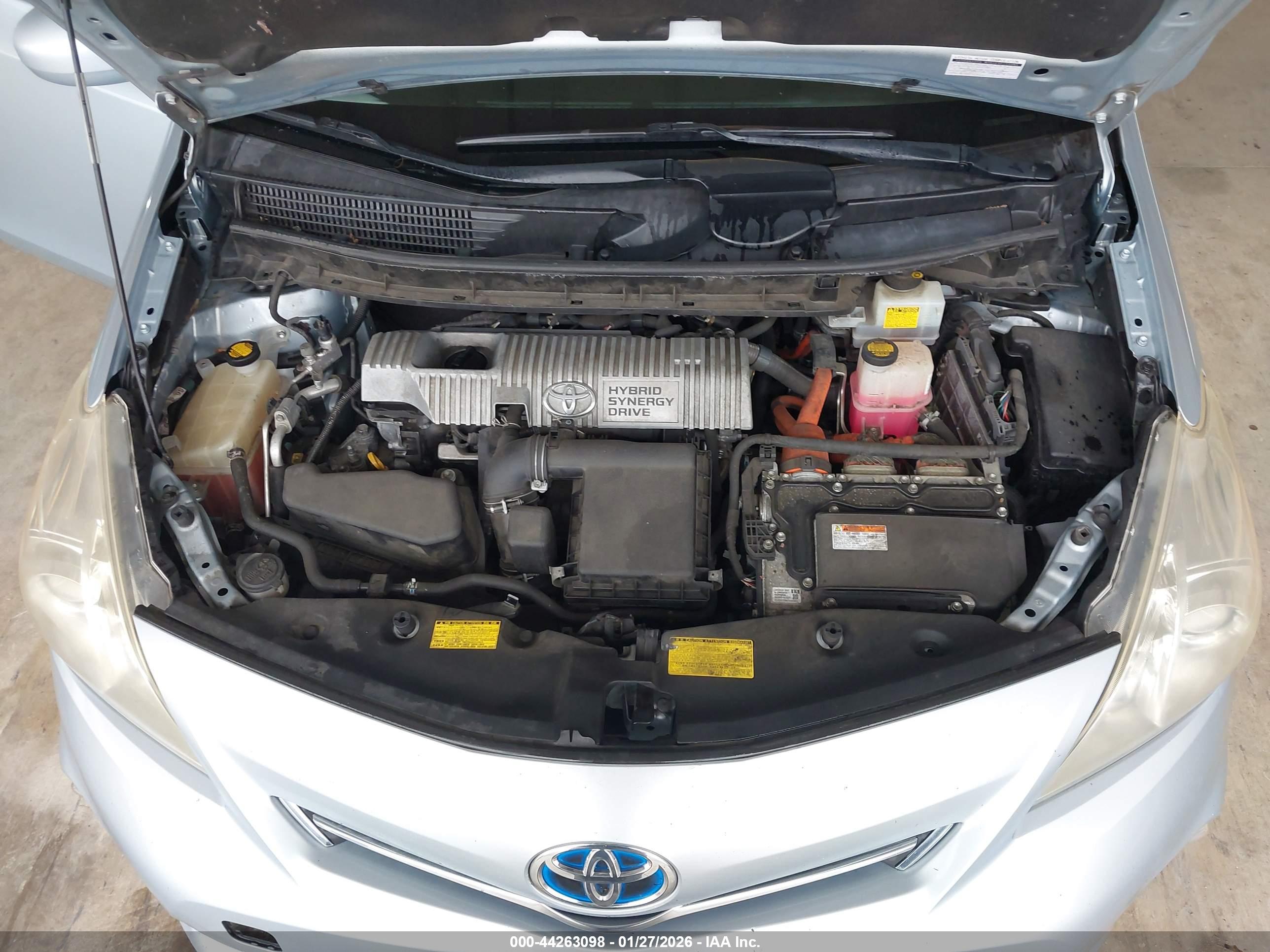 TOYOTA PRIUS image 10