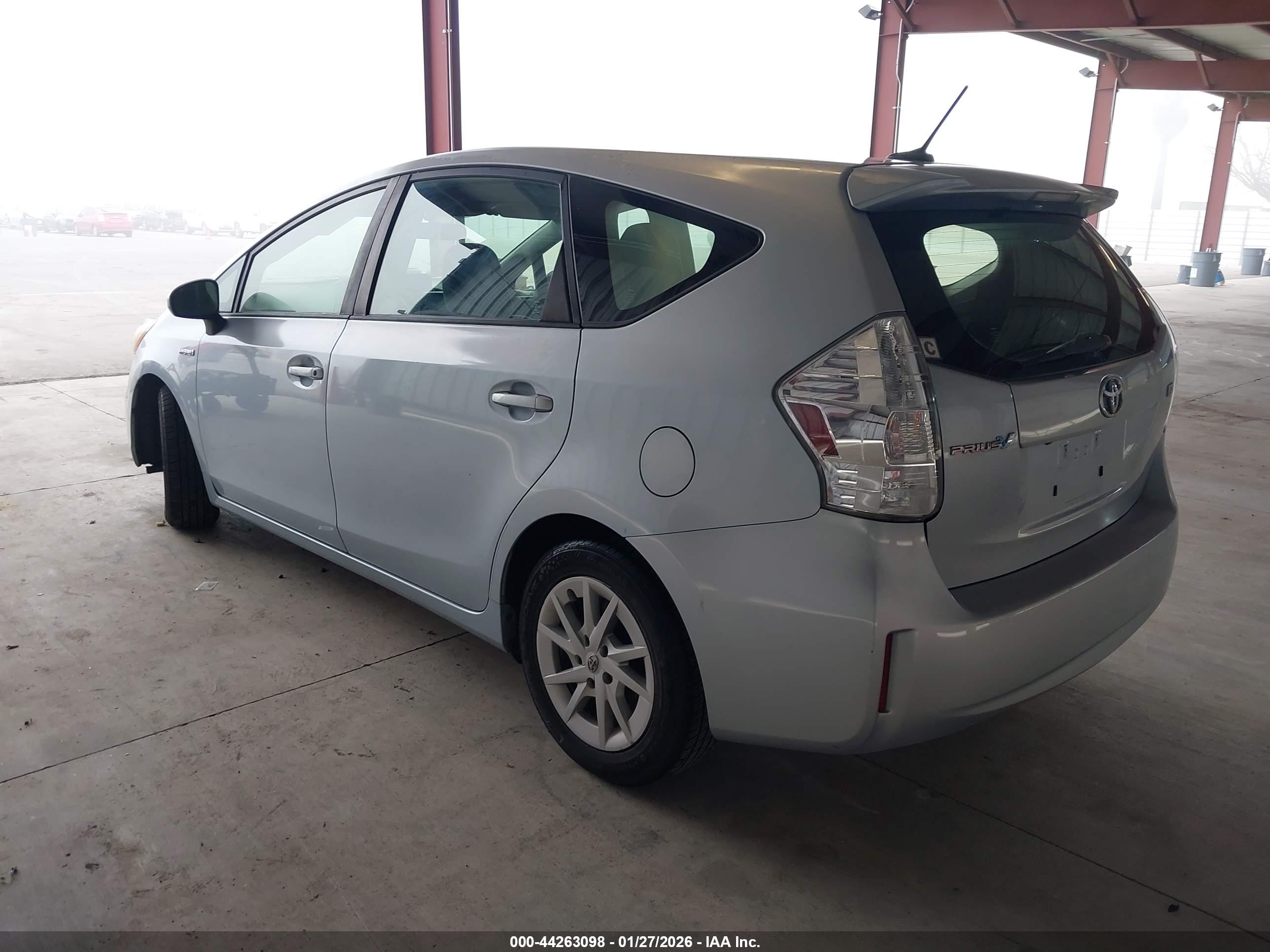 TOYOTA PRIUS image 3