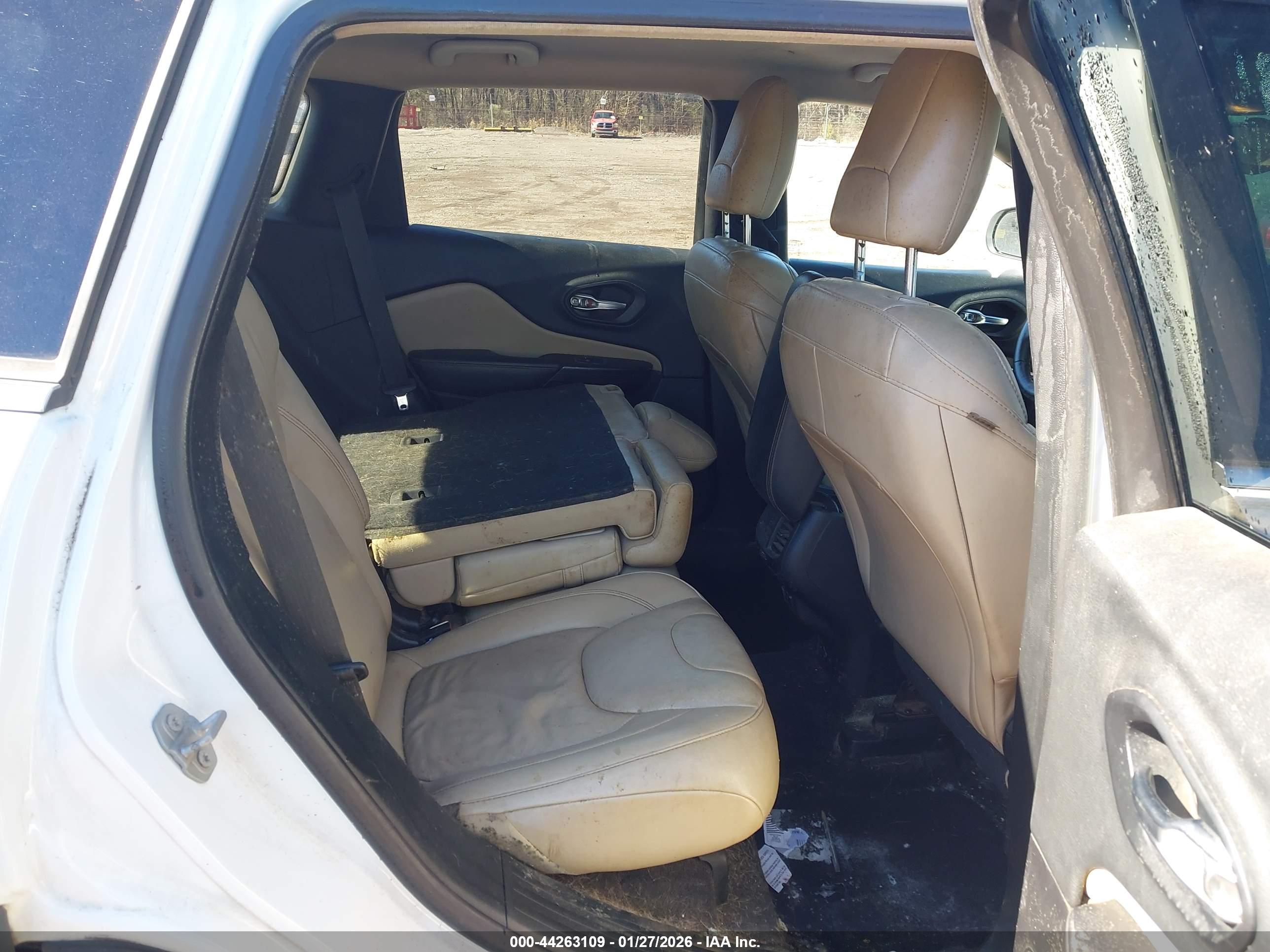 JEEP CHEROKEE image 8