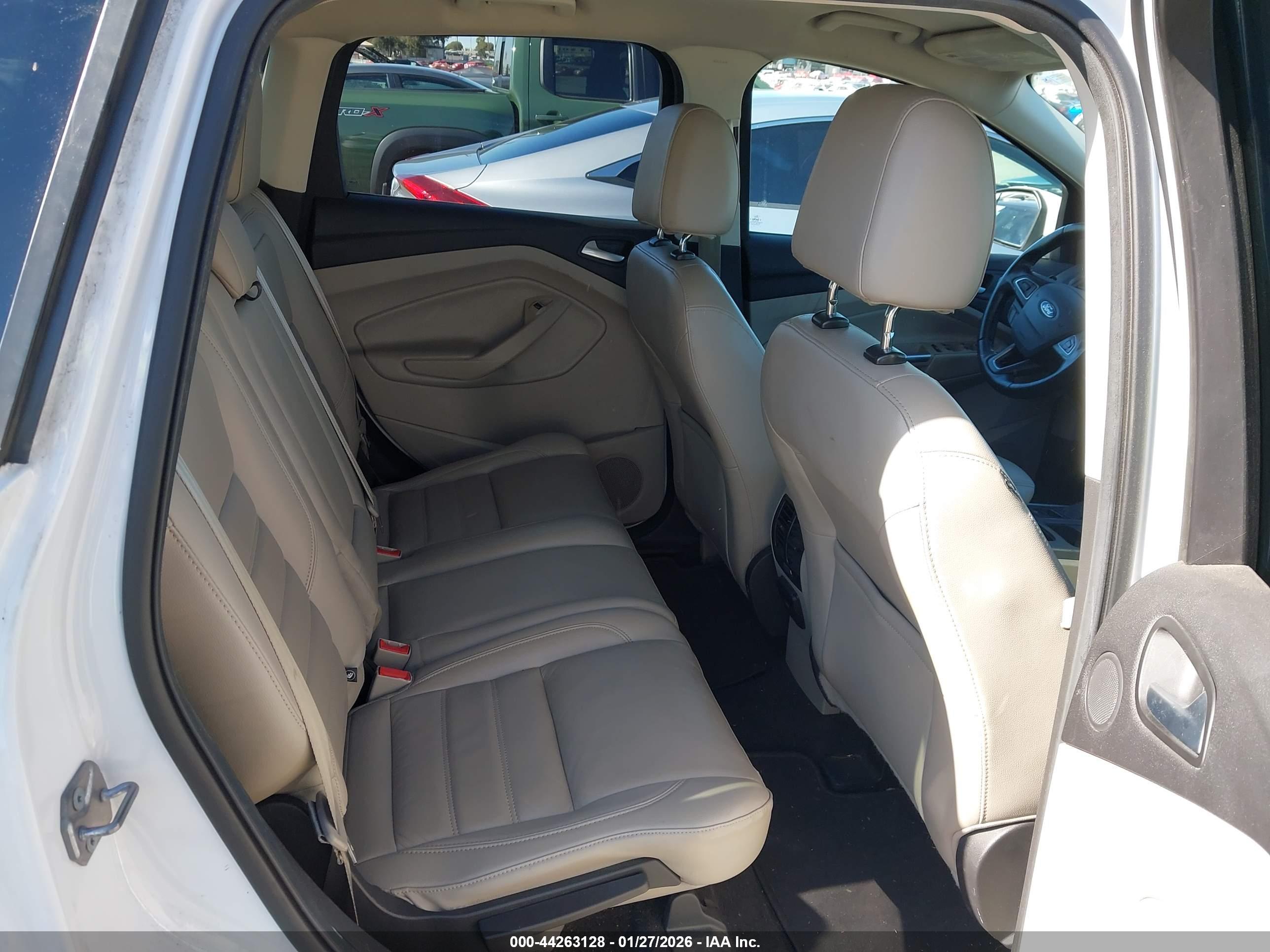 FORD ESCAPE image 8