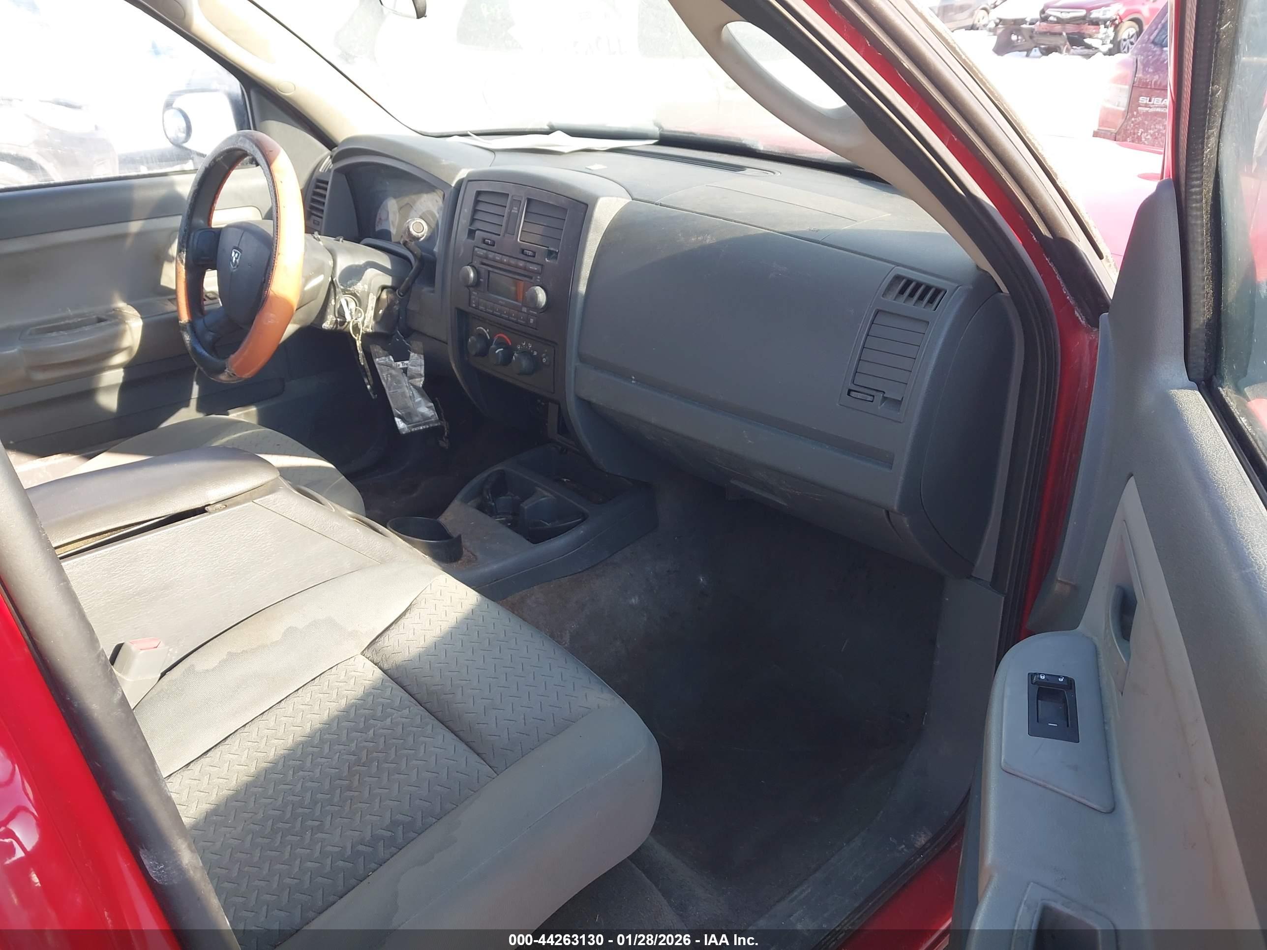 DODGE DAKOTA image 5