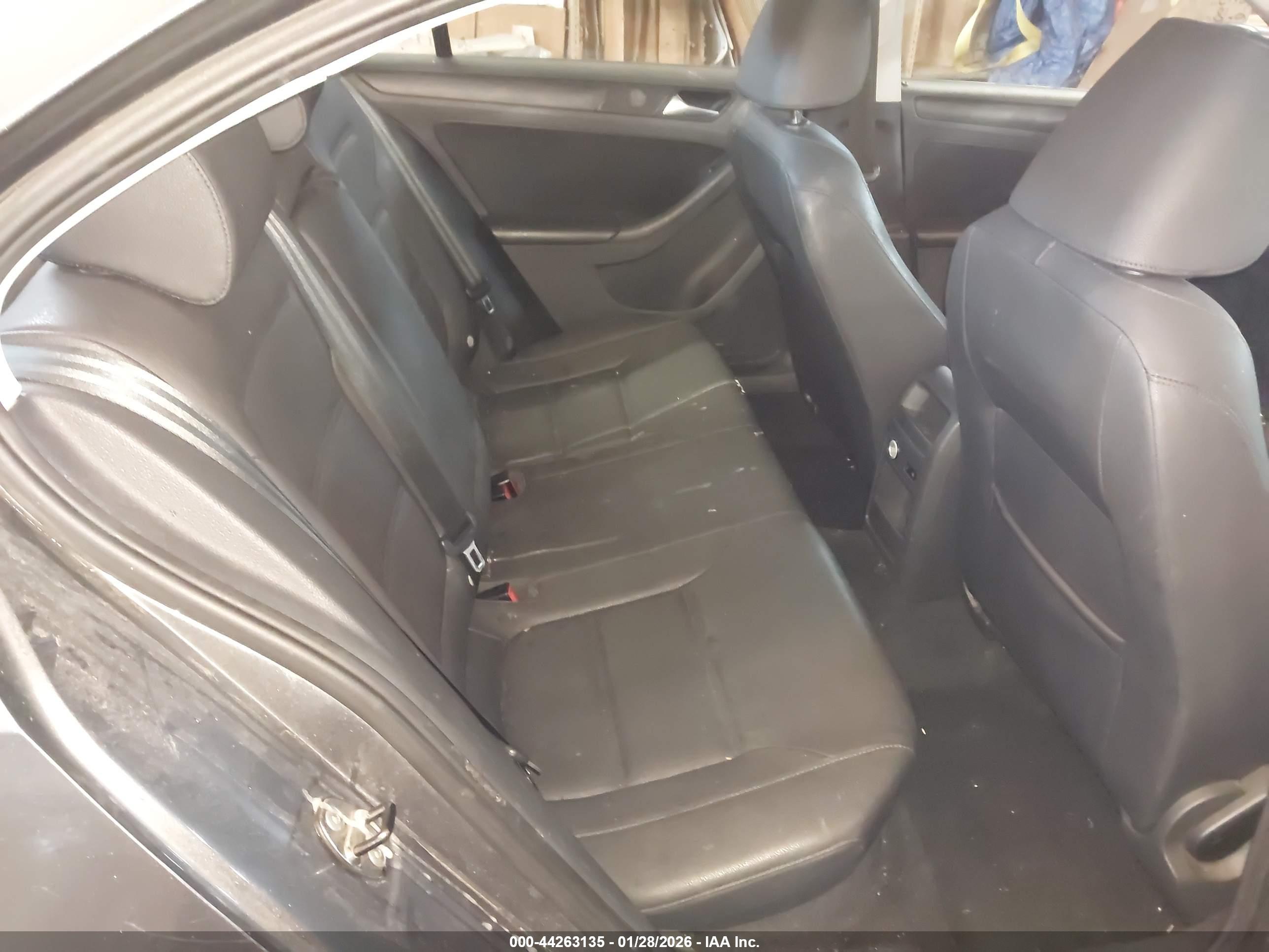VOLKSWAGEN JETTA image 8