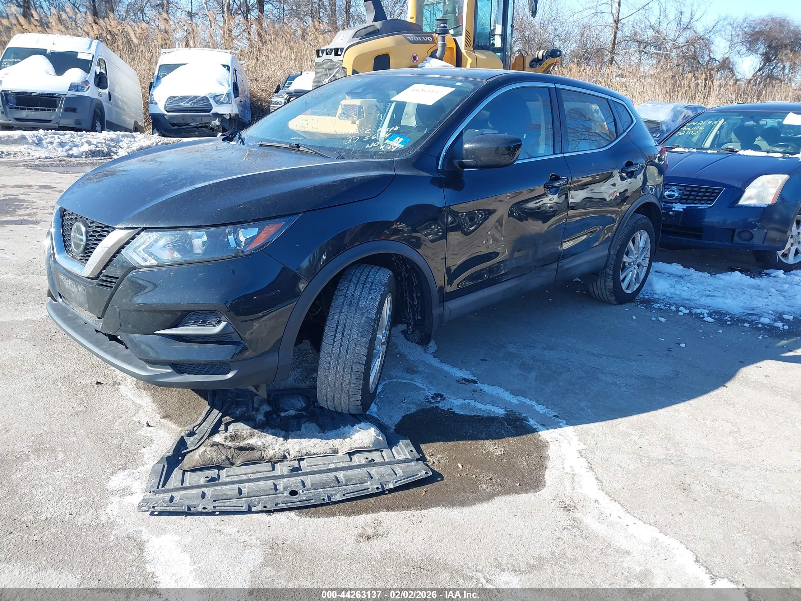 NISSAN ROGUE image 2