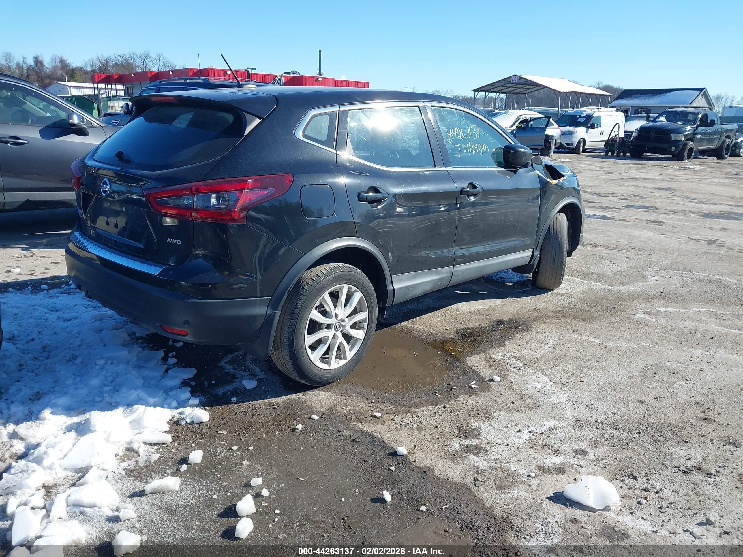 NISSAN ROGUE image 4