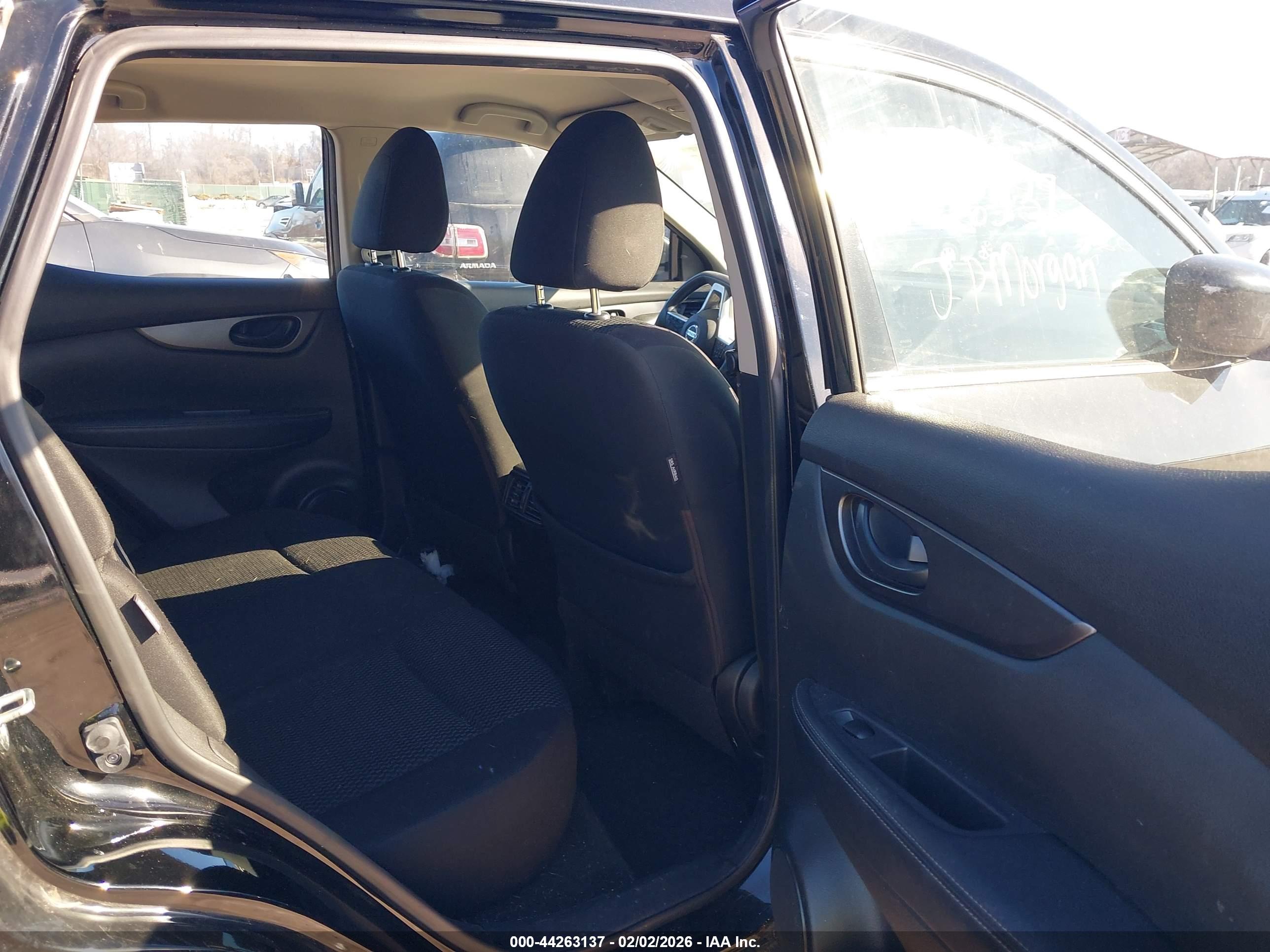 NISSAN ROGUE image 8