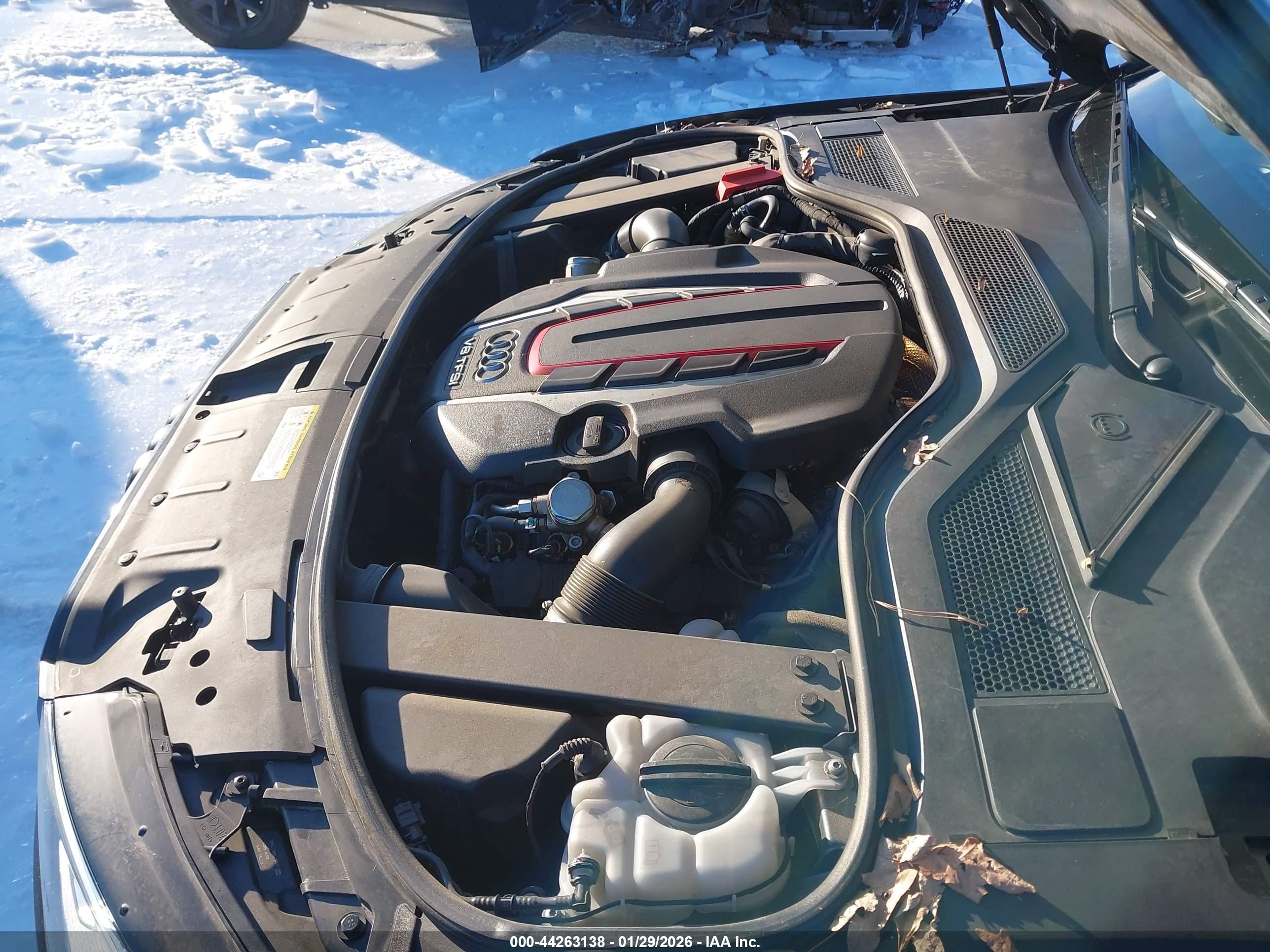 AUDI S8 image 10