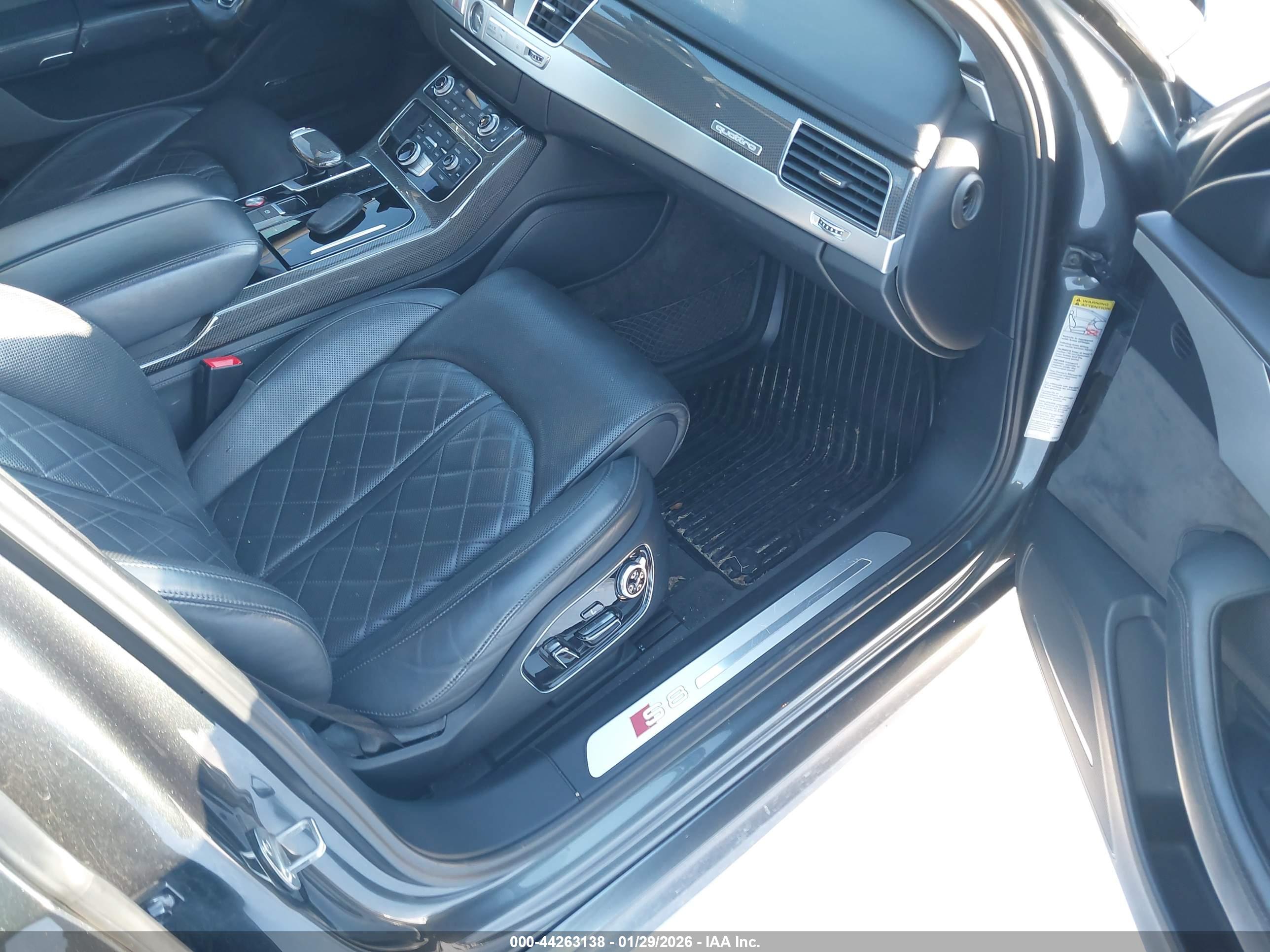 AUDI S8 image 5