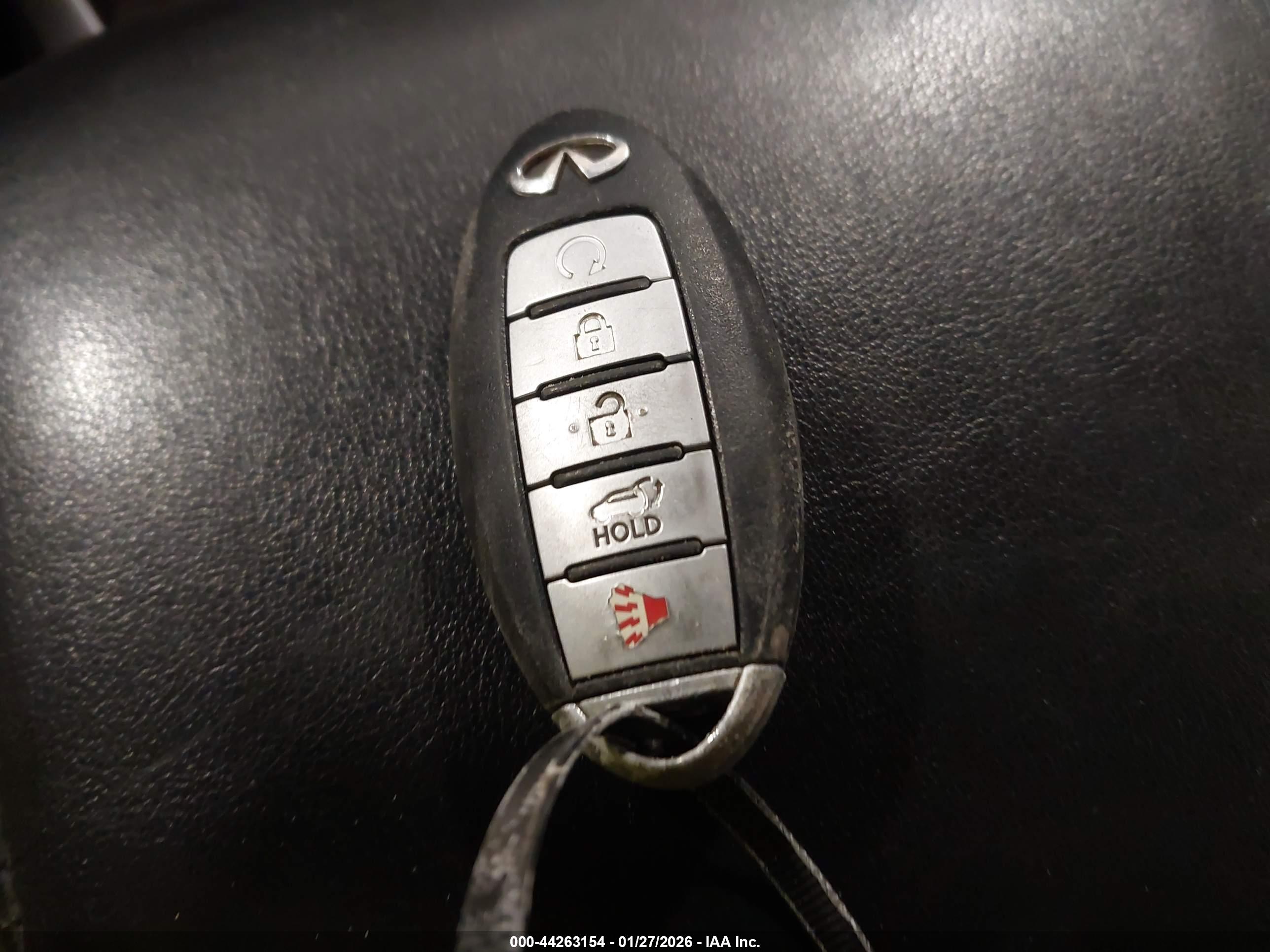INFINITI JX35 image 11