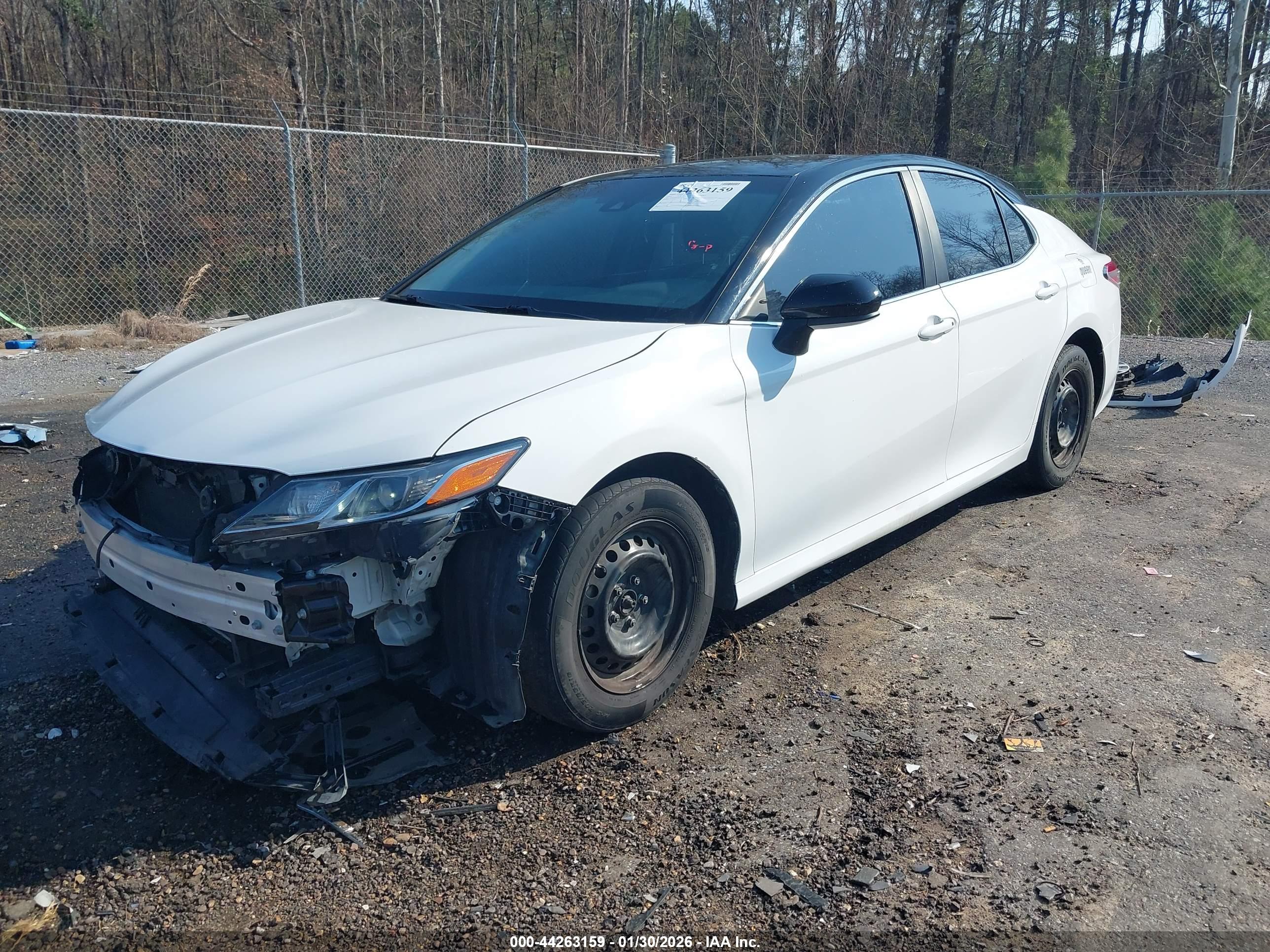 TOYOTA CAMRY image 2