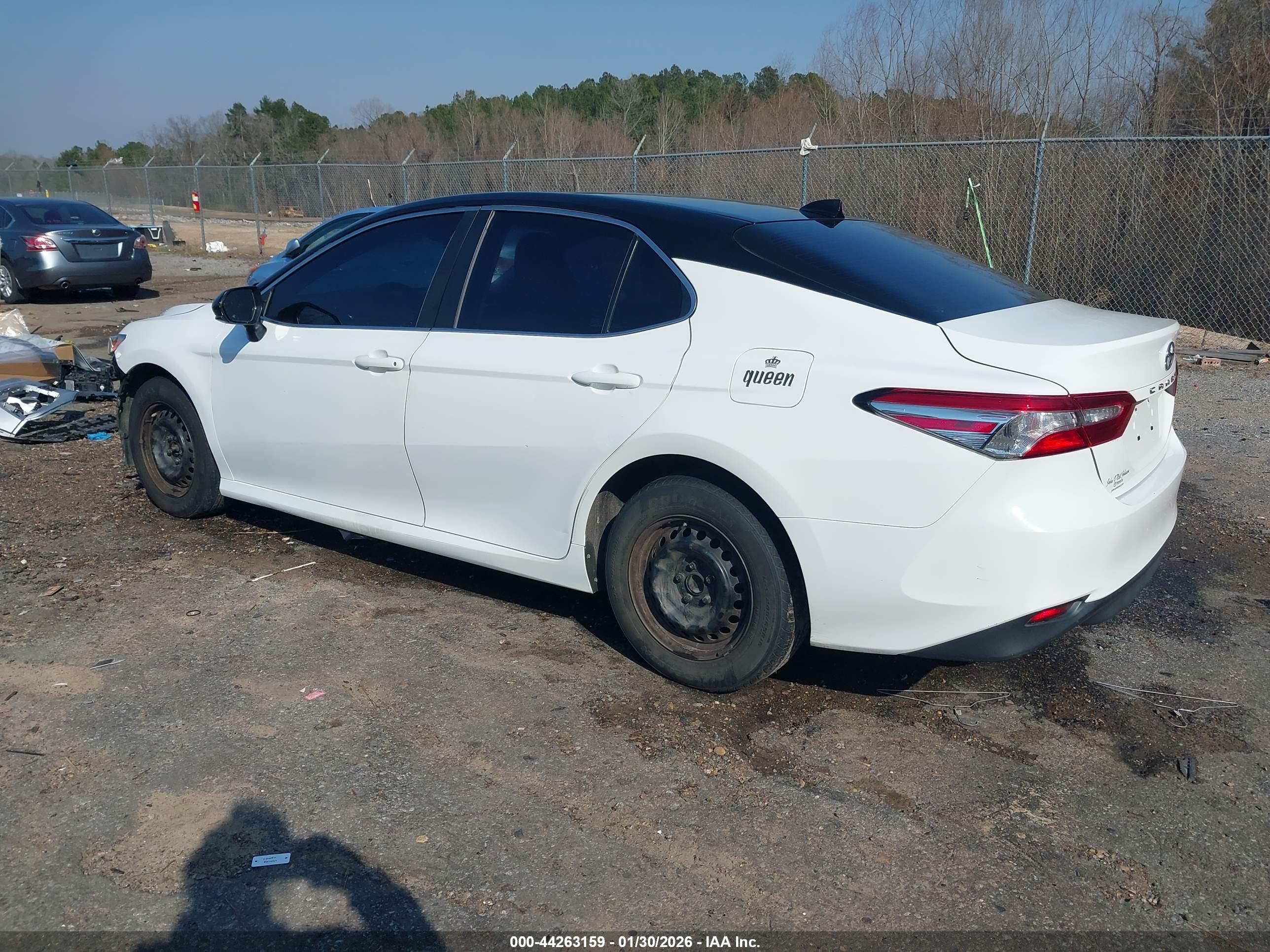 TOYOTA CAMRY image 3