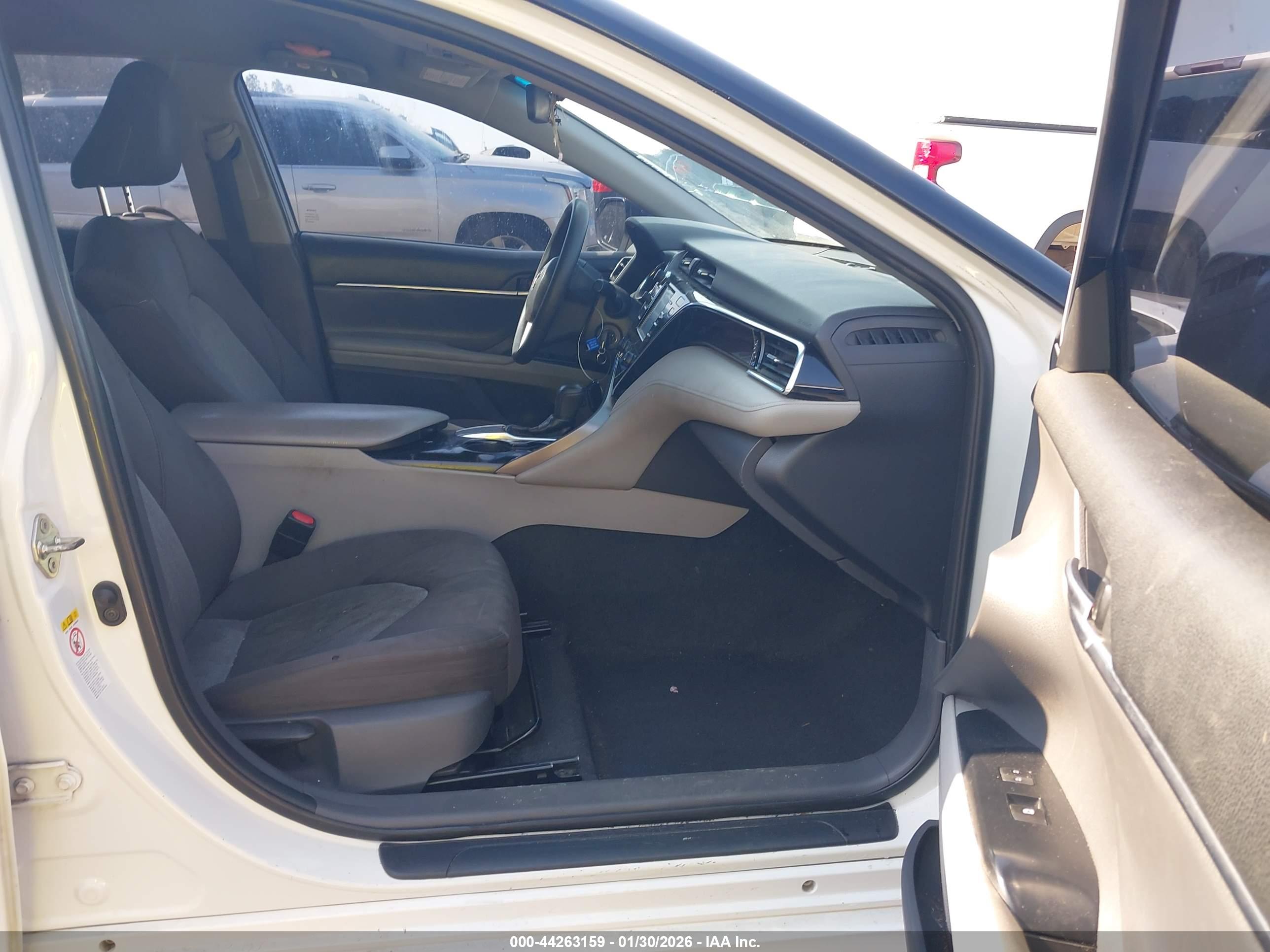 TOYOTA CAMRY image 5