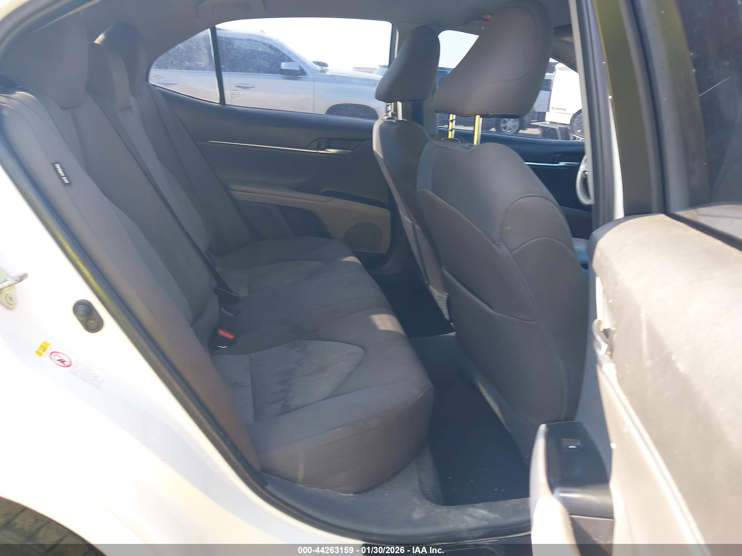 TOYOTA CAMRY image 8