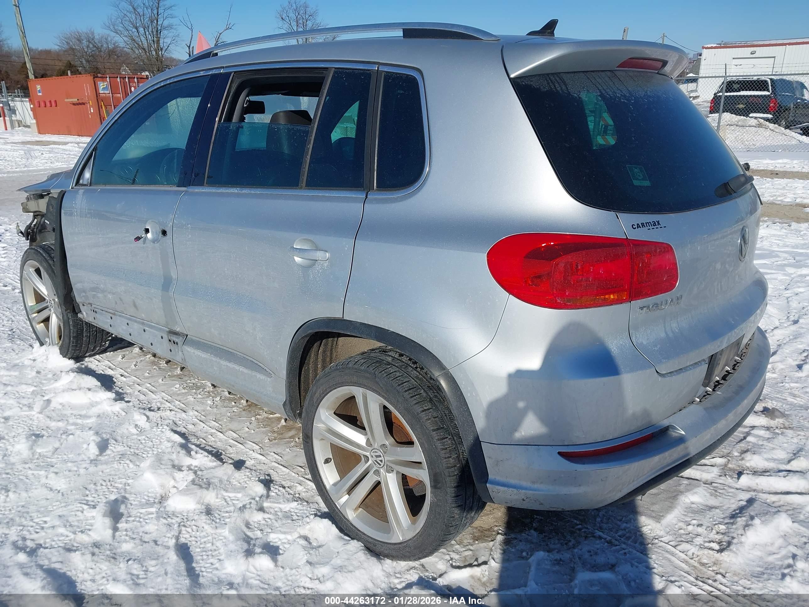VOLKSWAGEN TIGUAN image 3