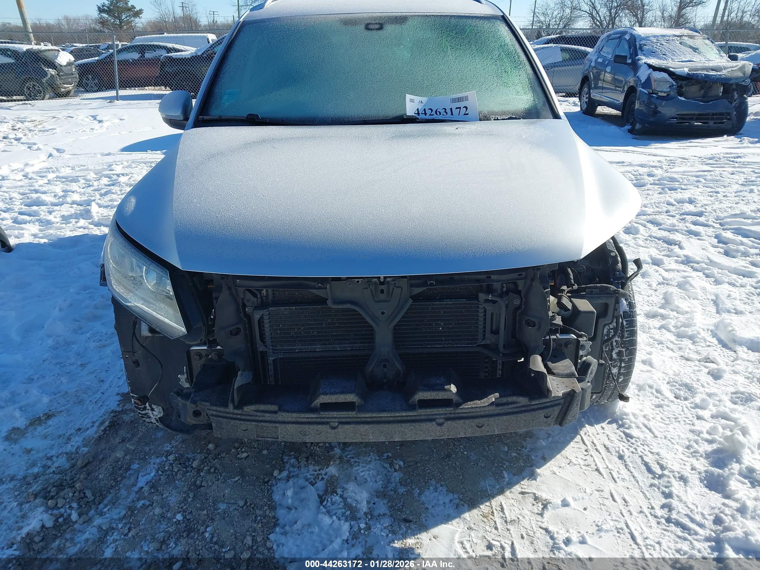 VOLKSWAGEN TIGUAN image 6