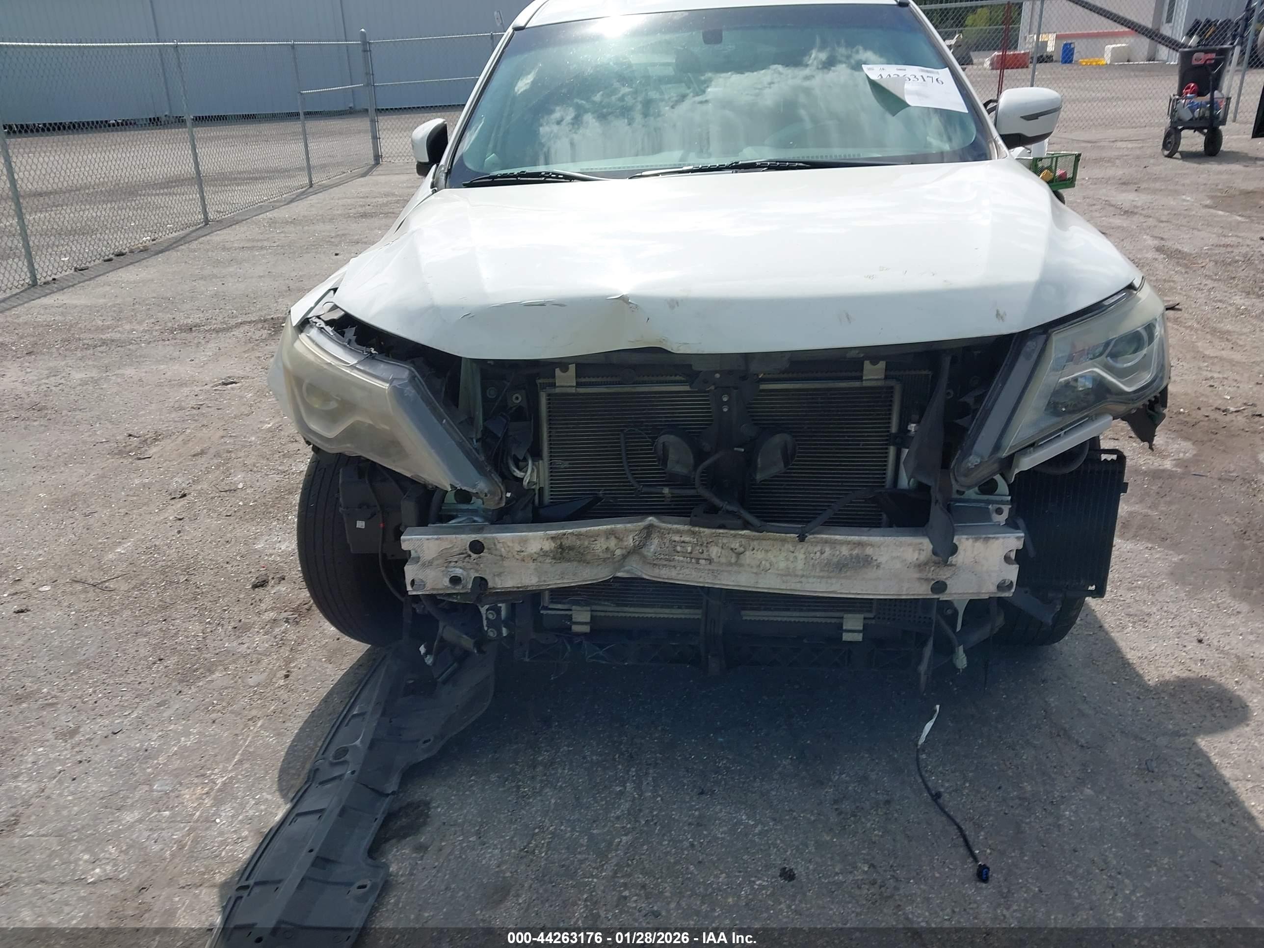 NISSAN PATHFINDER image 6