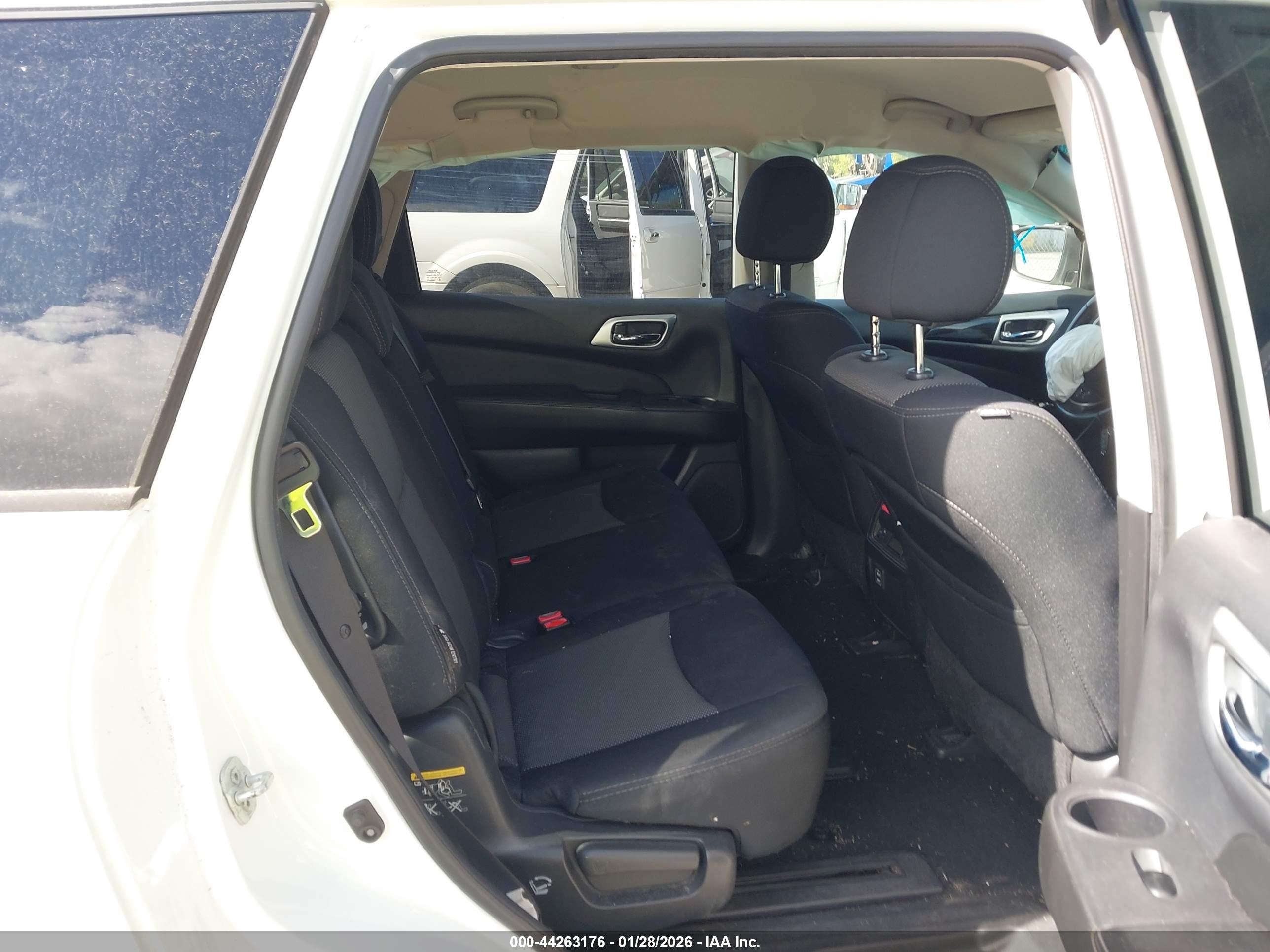 NISSAN PATHFINDER image 8