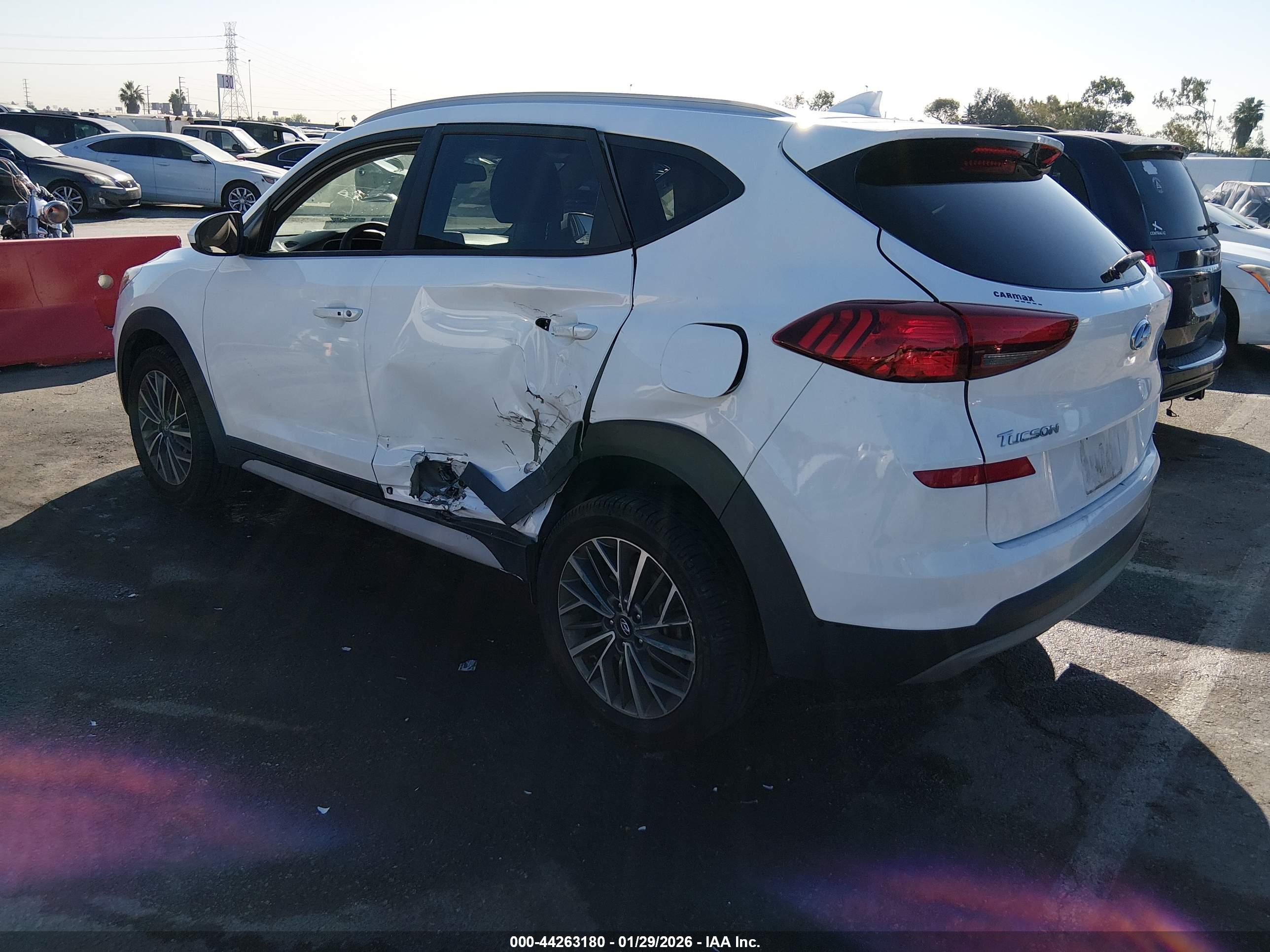 HYUNDAI TUCSON image 3