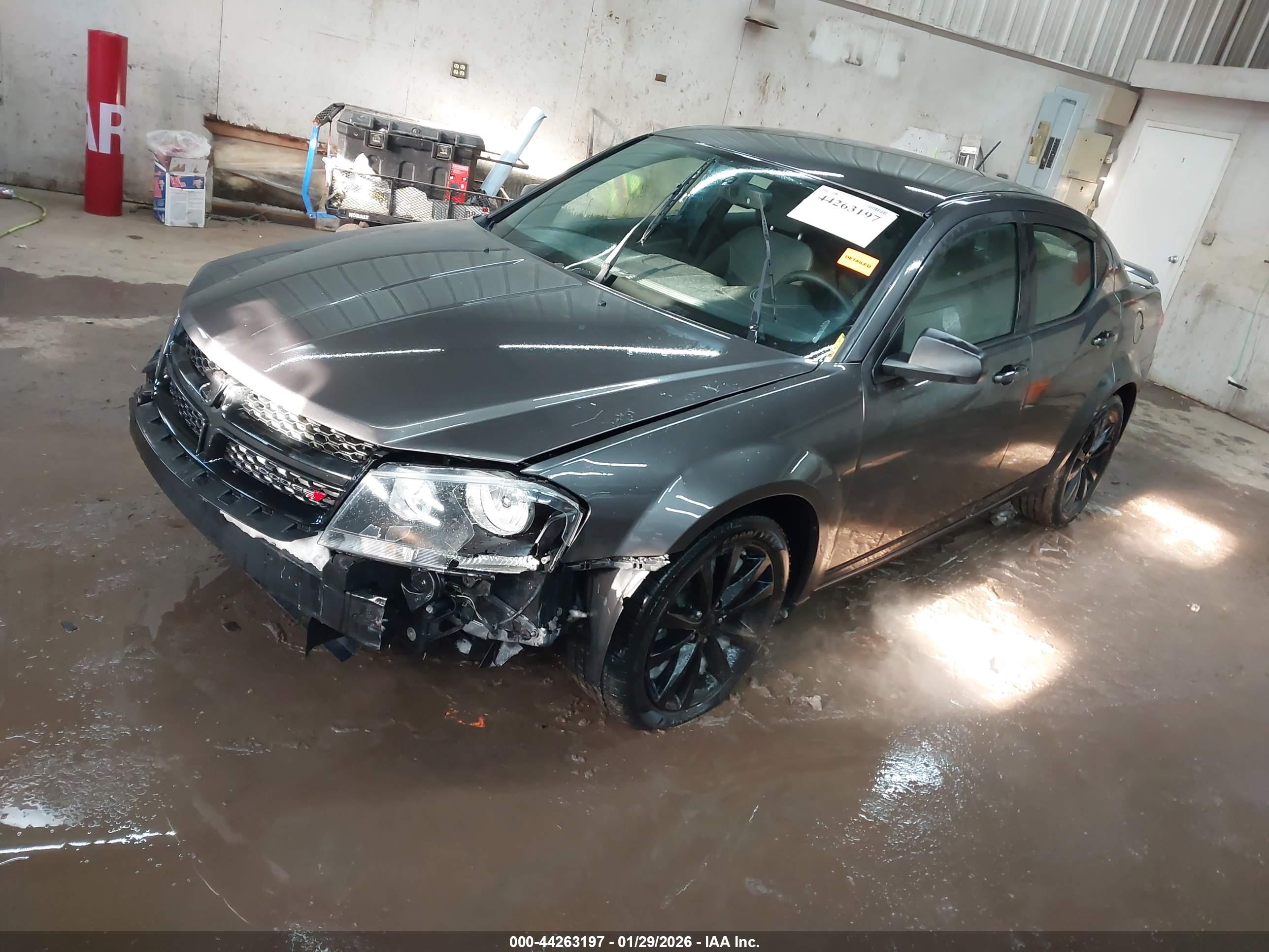 DODGE AVENGER image 2