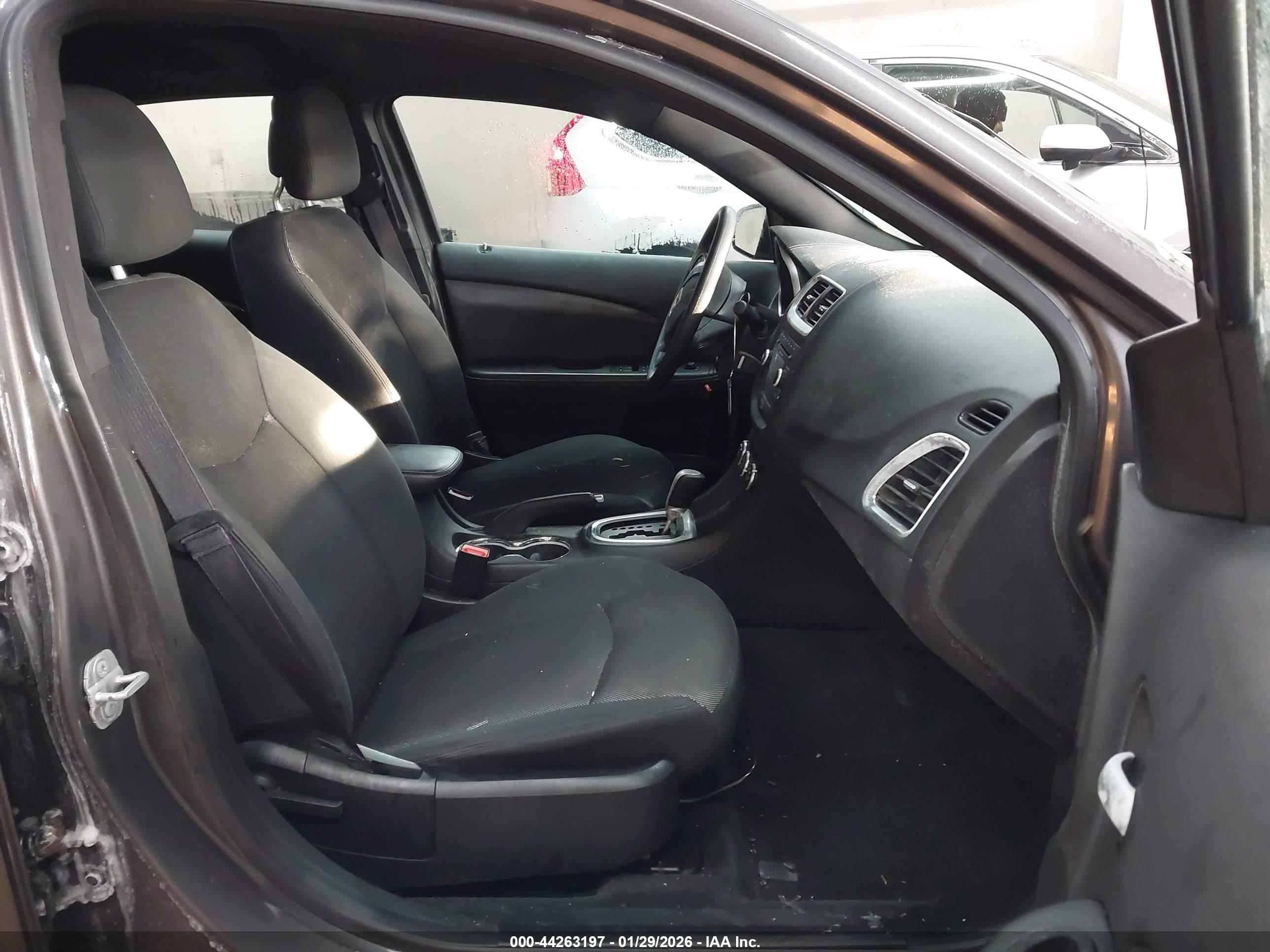 DODGE AVENGER image 5