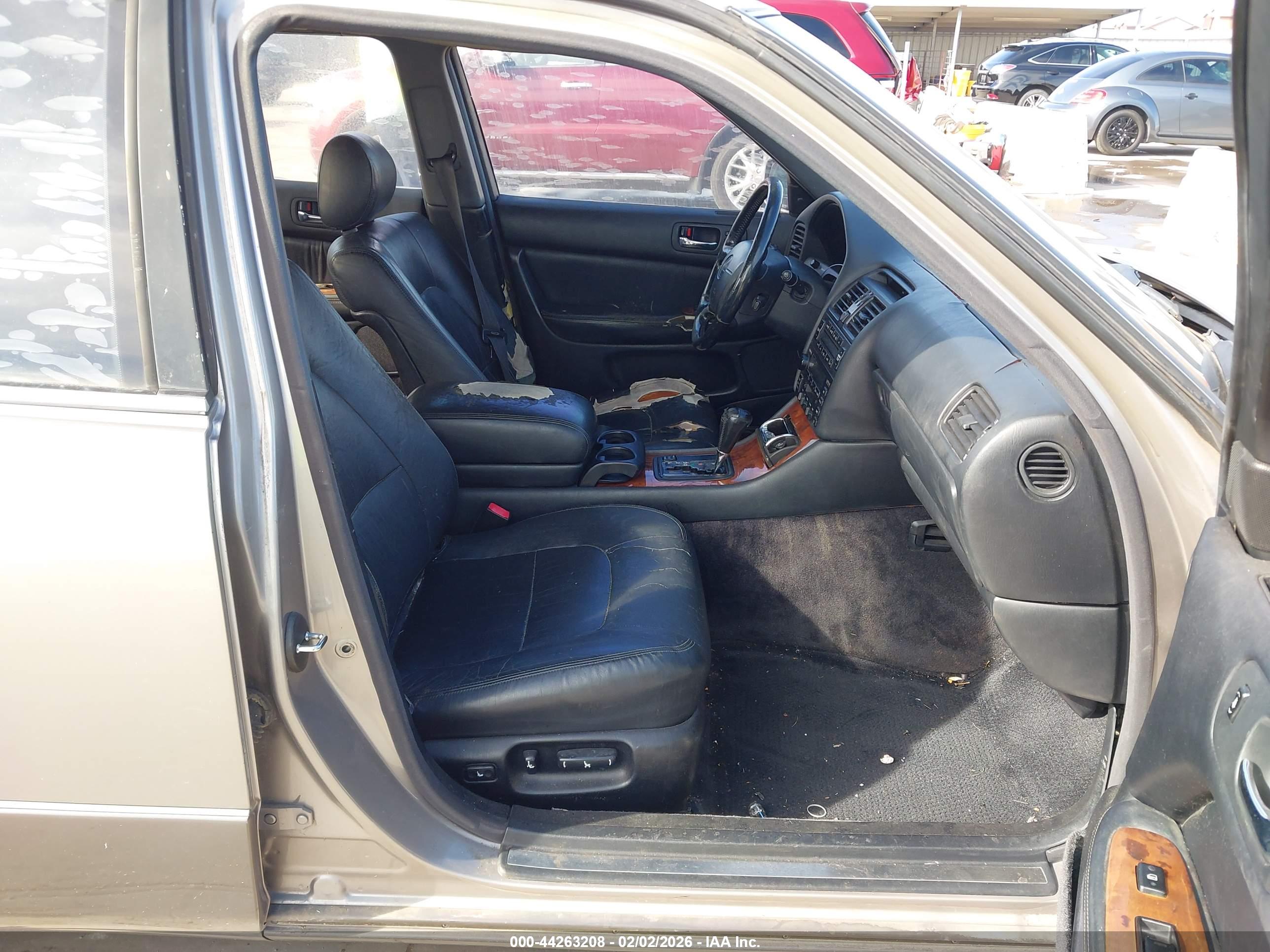 LEXUS LS image 5