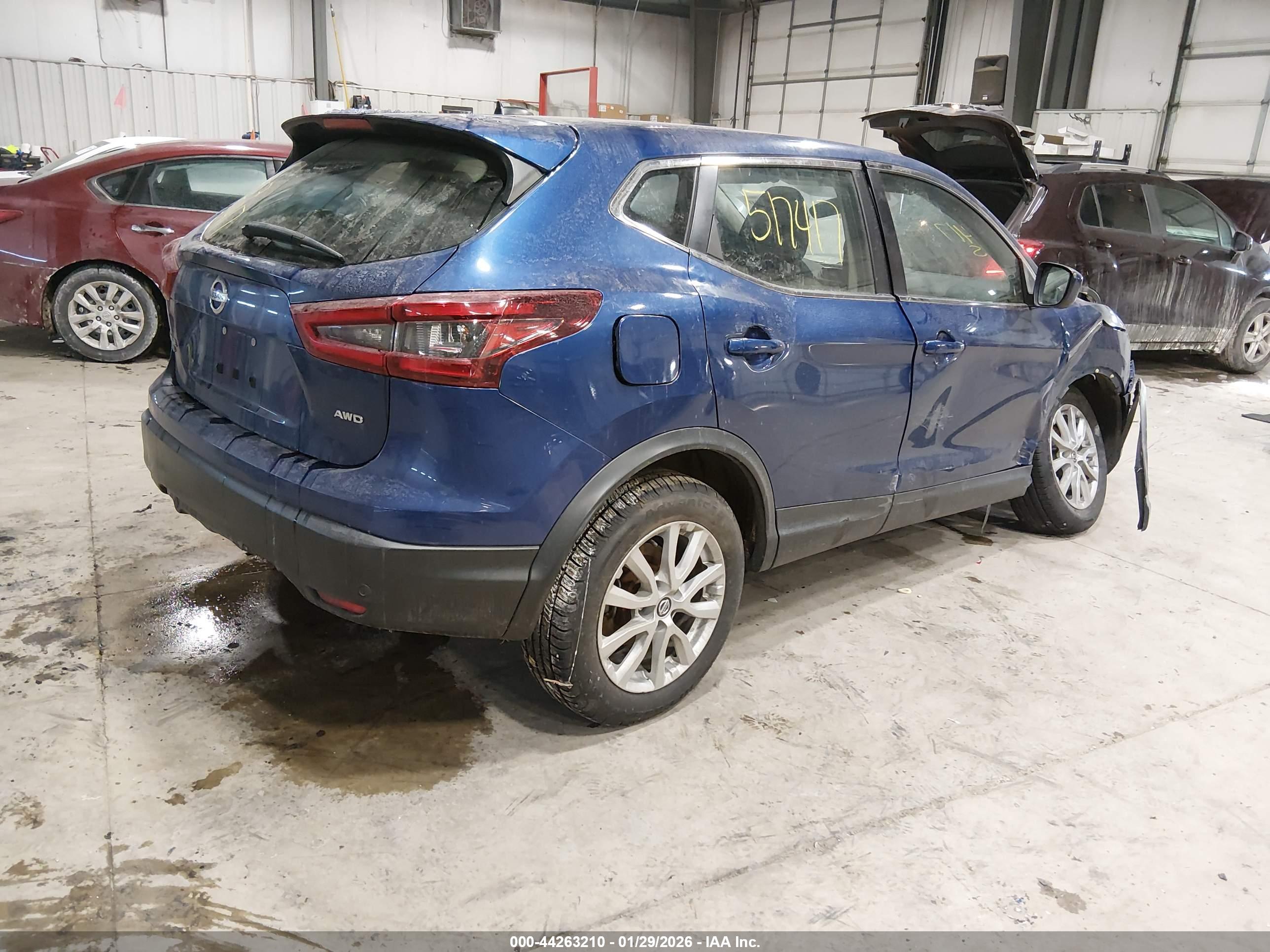 NISSAN ROGUE image 4